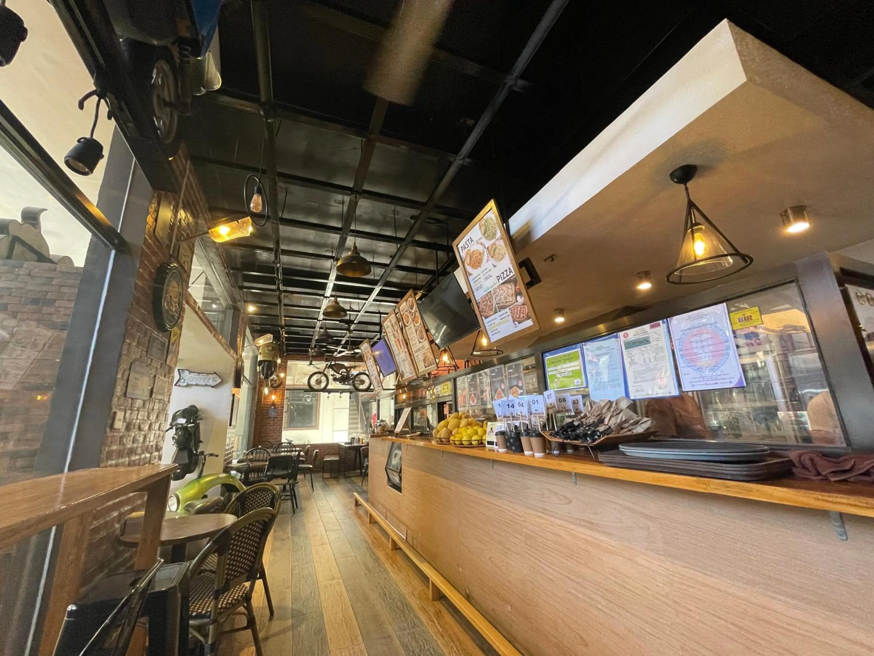 Restaurant/places to eat in Casa Marco Suites Puerto Galera powered by Cocotel