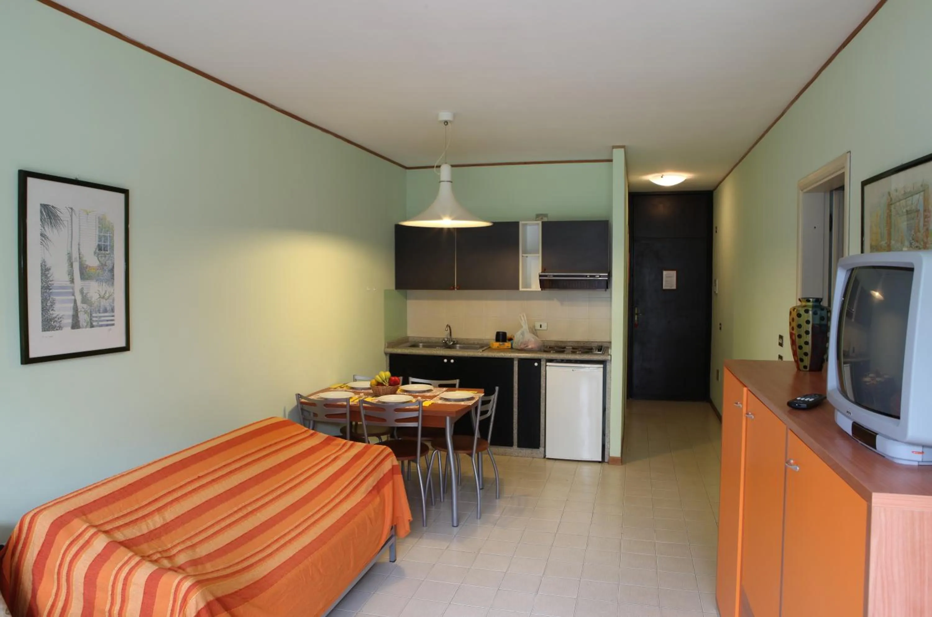 Dining area in Residence Habitat