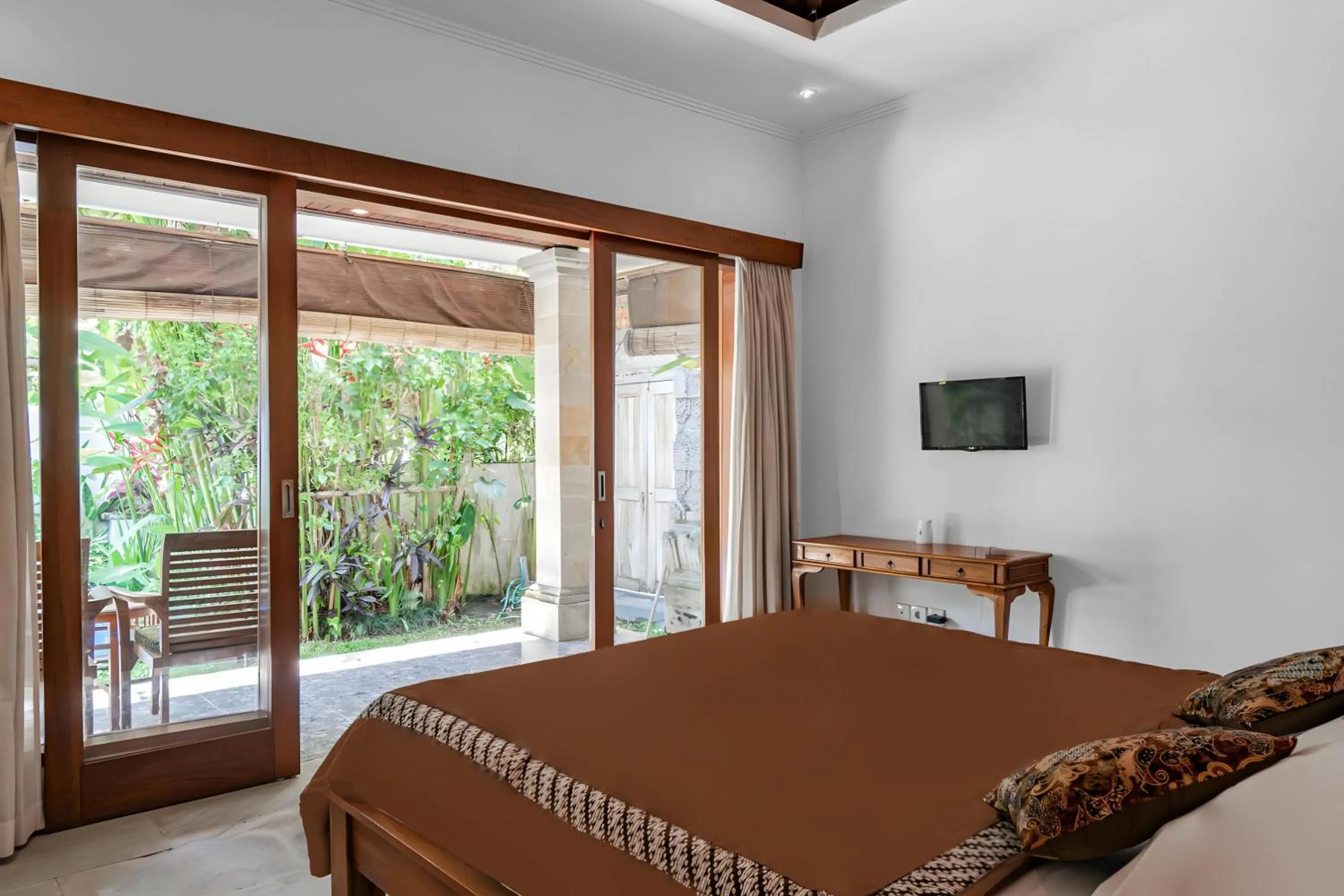 Bedroom, Bed in Belvilla Nirvana Near Monkey ForestNearCampuhan Ridge Walk