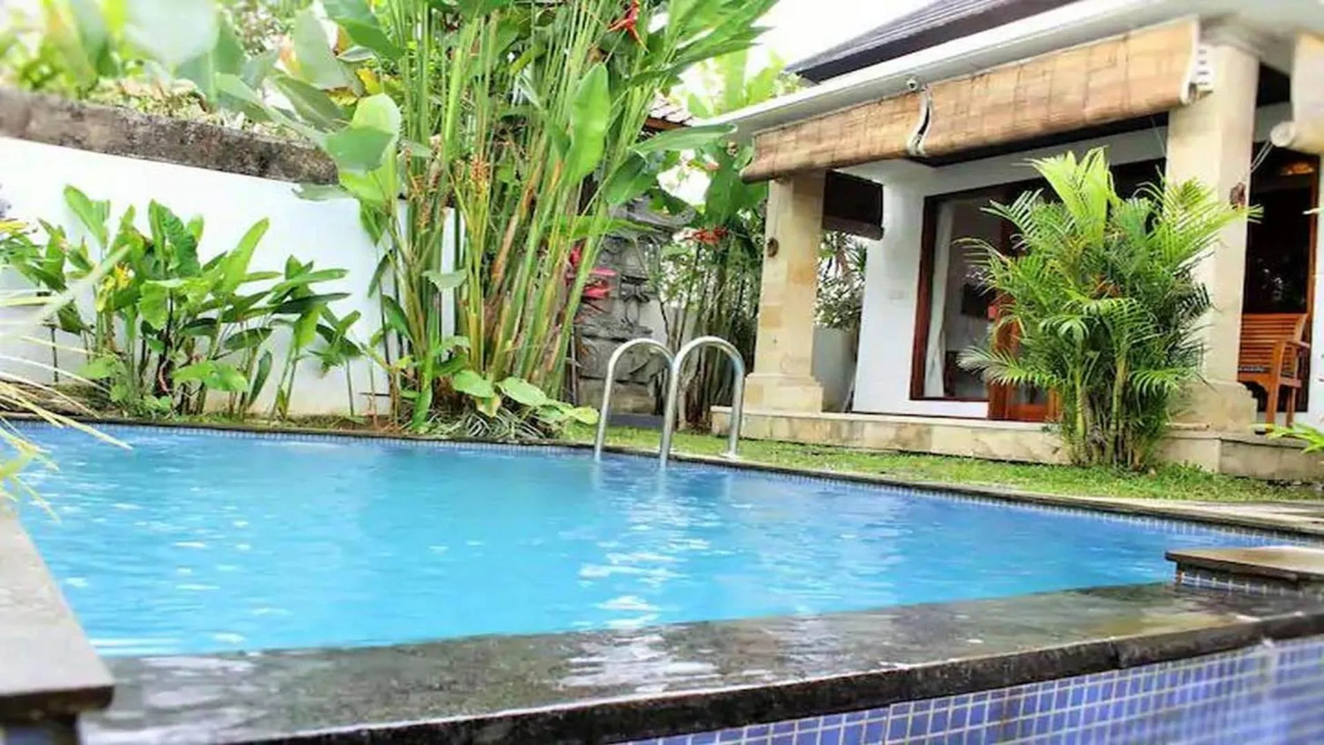 Swimming pool in Belvilla Nirvana Near Monkey Forest