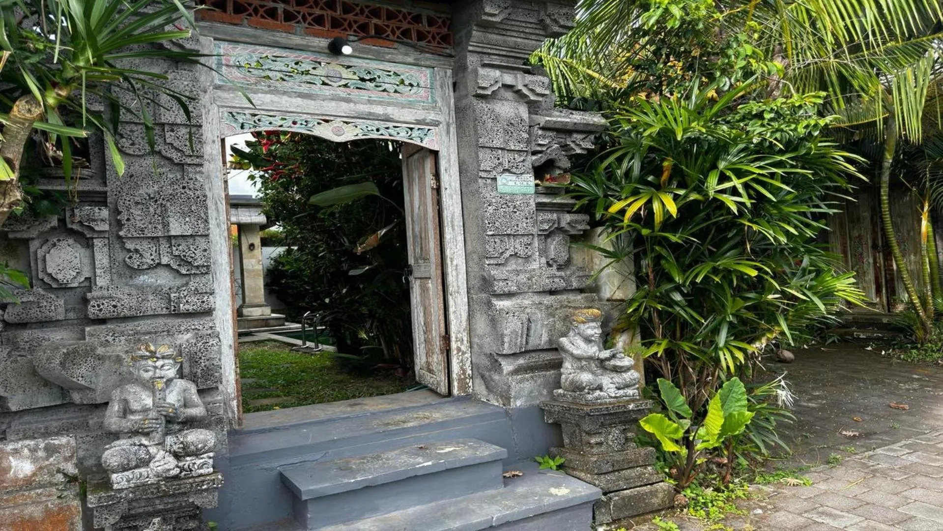 Facade/entrance in Belvilla Nirvana Near Monkey Forest