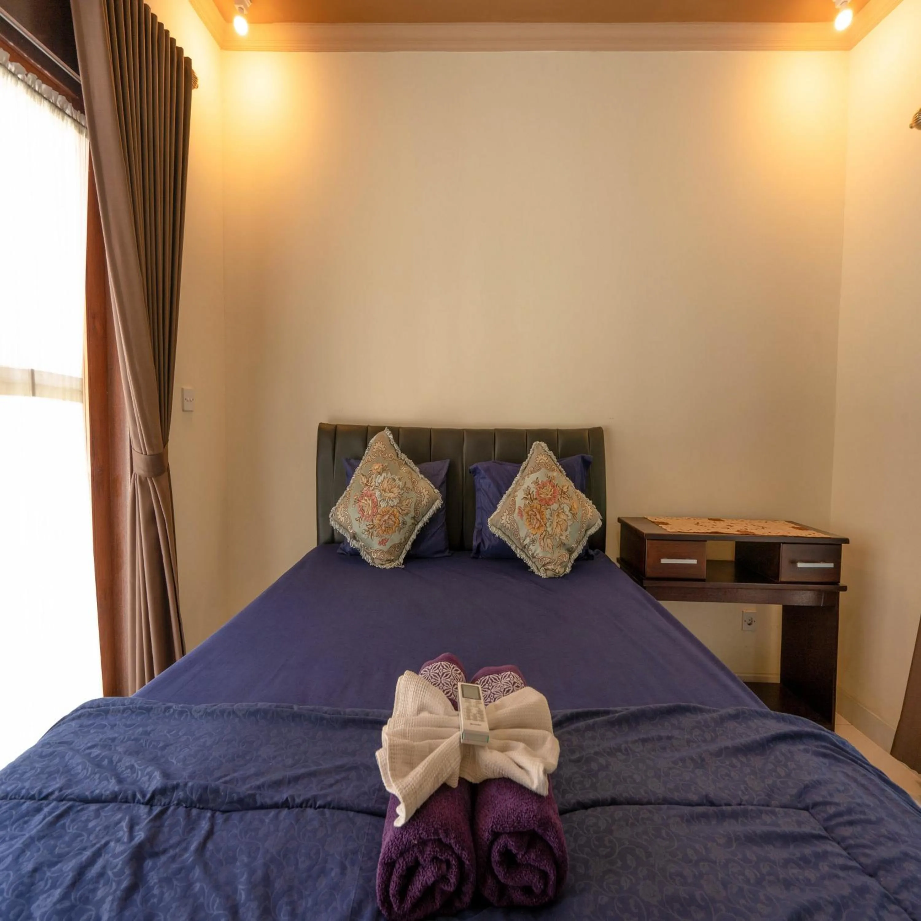 Bedroom, Bed in Calm Haven Villa with Amabela Garden Lovina Beach