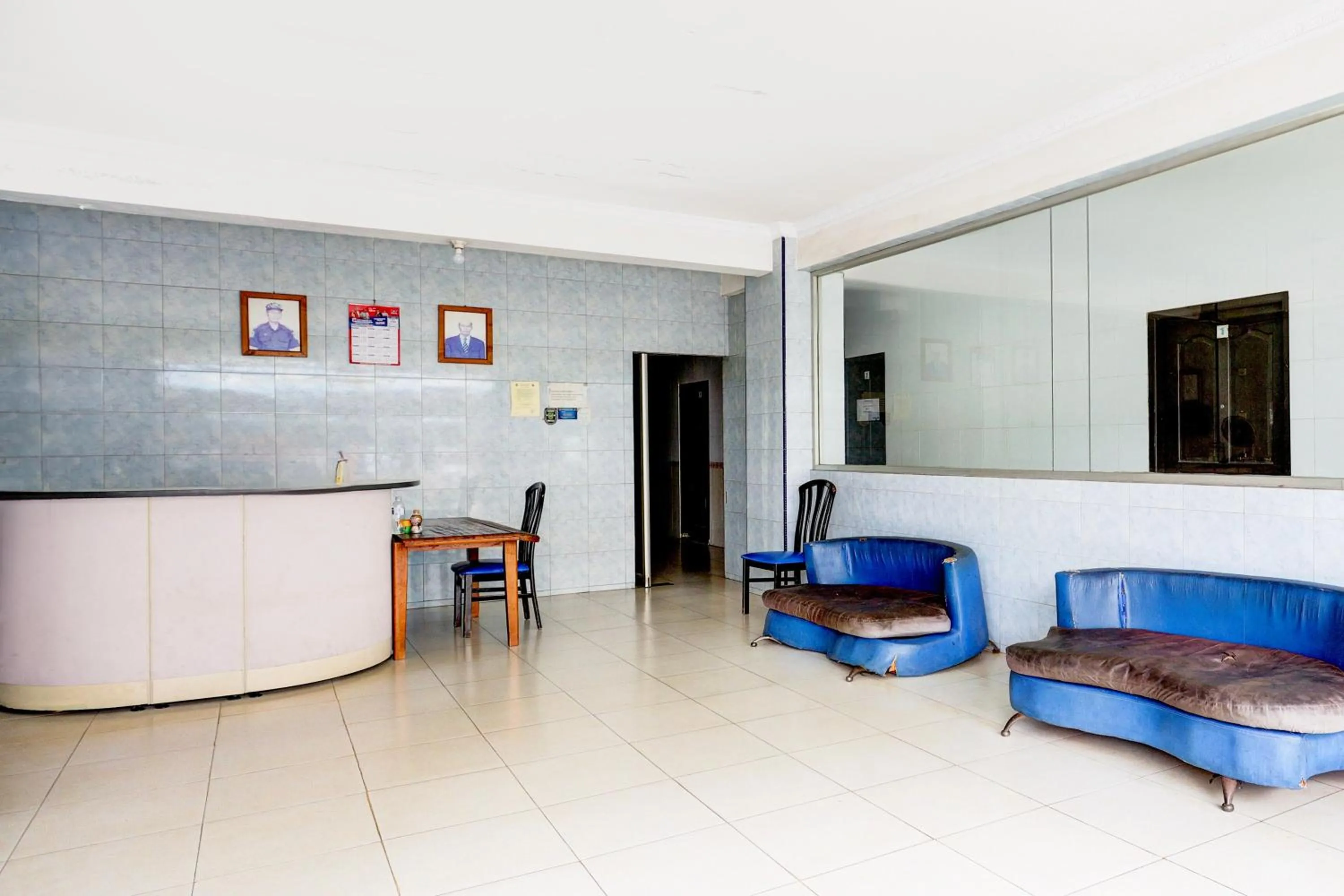 Lobby or reception in Hotel O California 2NearNagoya Hill Shopping Mall