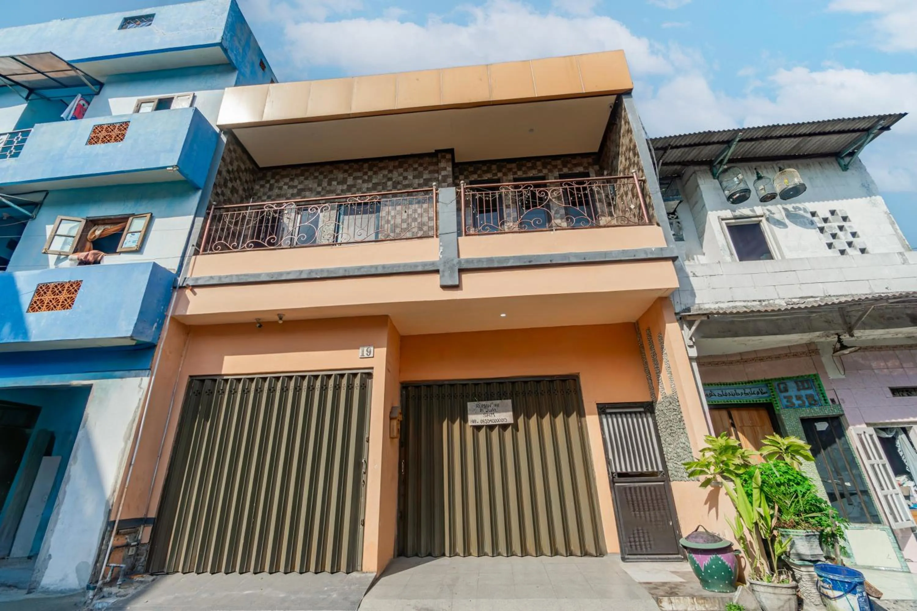 Facade/entrance in Hotel O Buduran Homestay Syariah