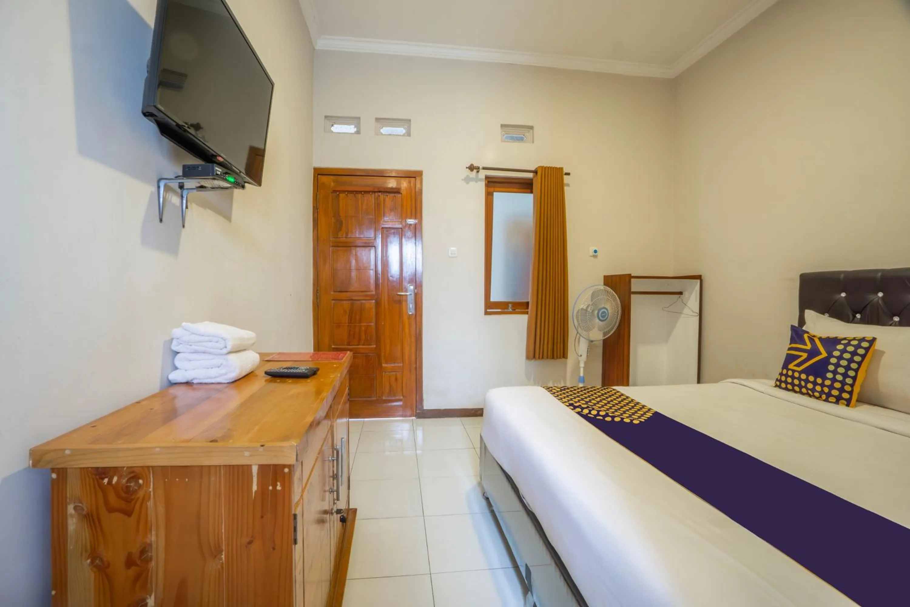 Bedroom, Bed in Hotel O Buduran Homestay Syariah