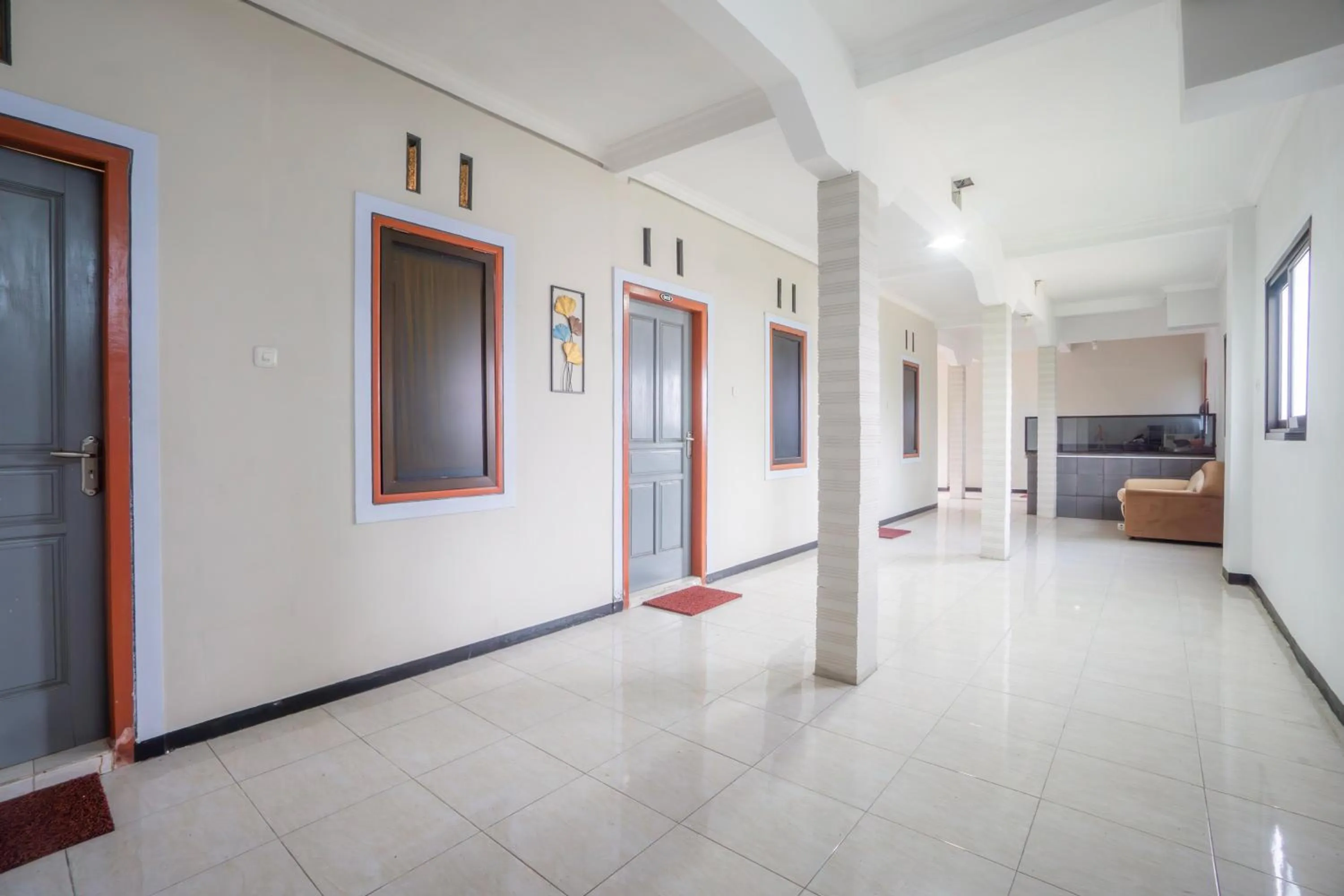 Lobby or reception in Hotel O Buduran Homestay Syariah