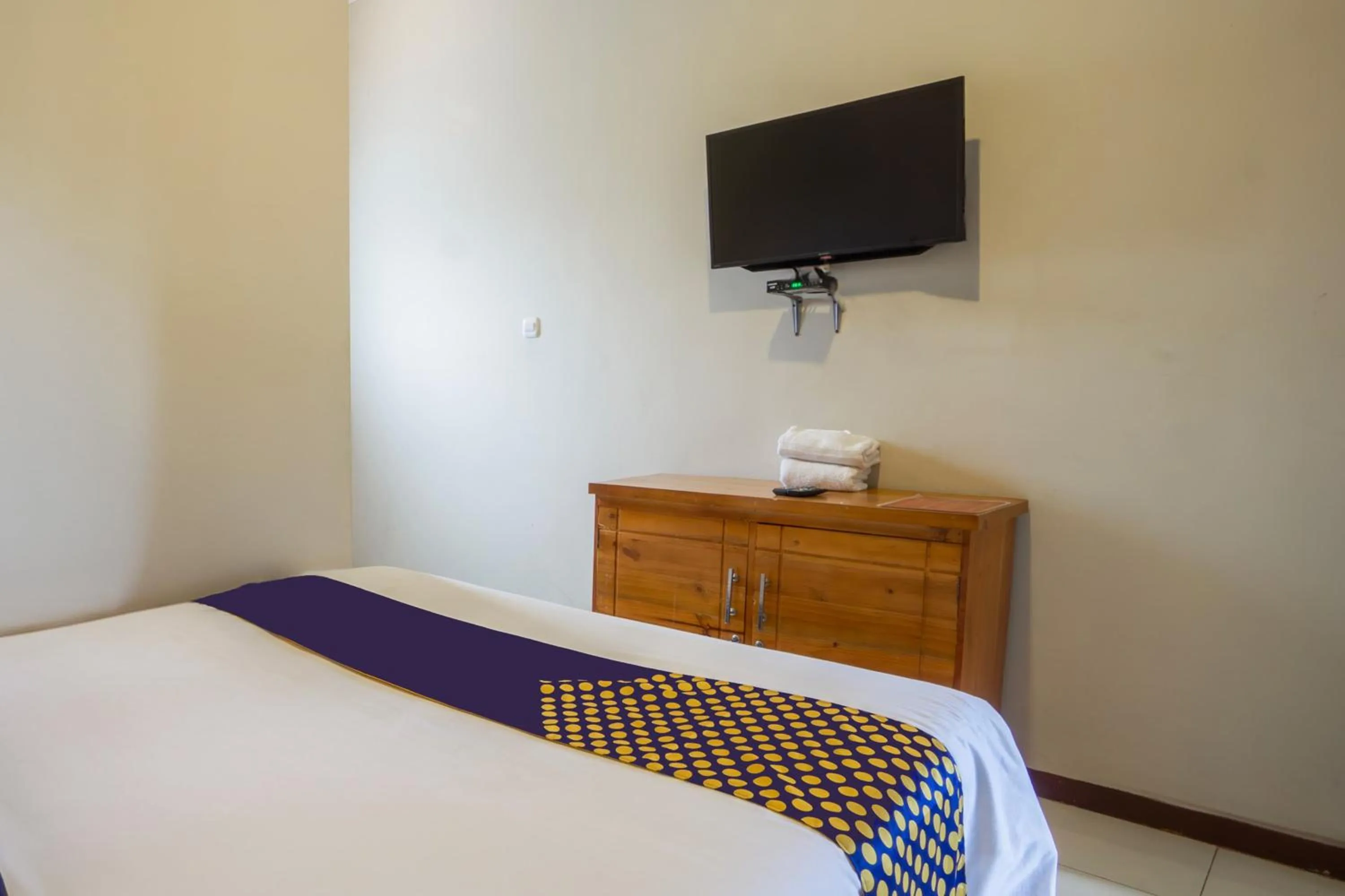 Bedroom, Bed in Hotel O Buduran Homestay Syariah