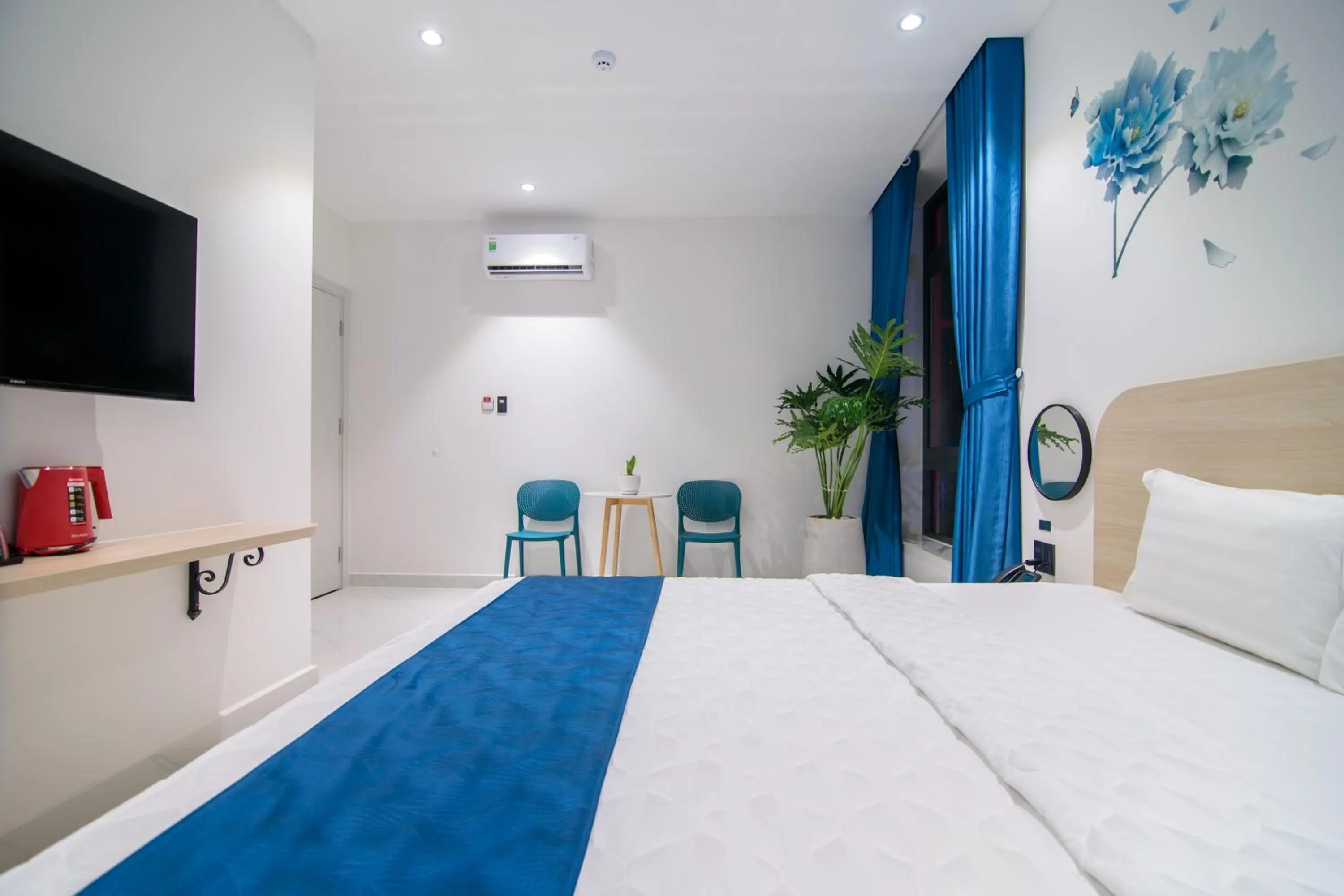 View (from property/room), Bed in Bin Bin Hotel 11 Near Island Diamond