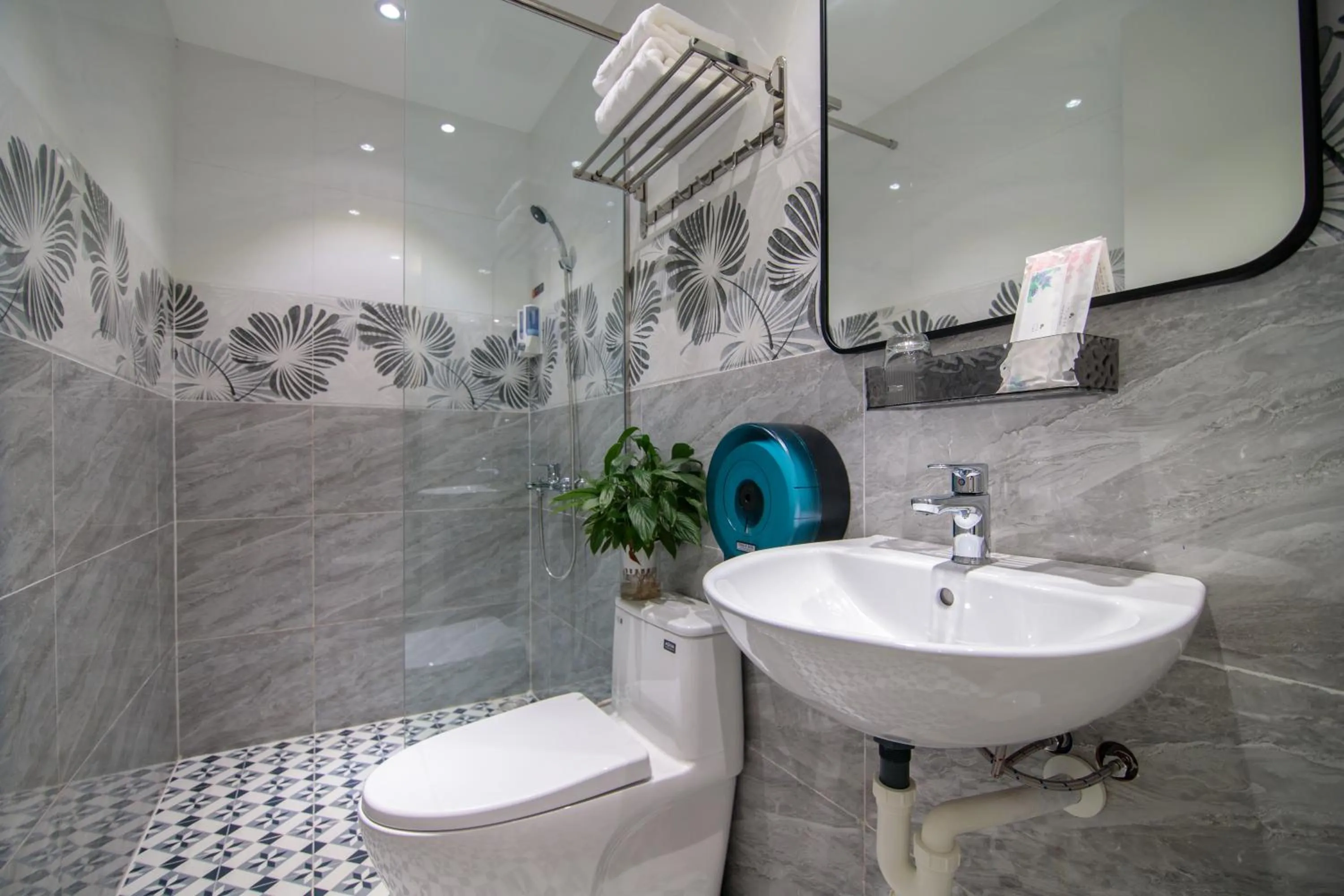 Bathroom in Bin Bin Hotel 11 Near Island Diamond