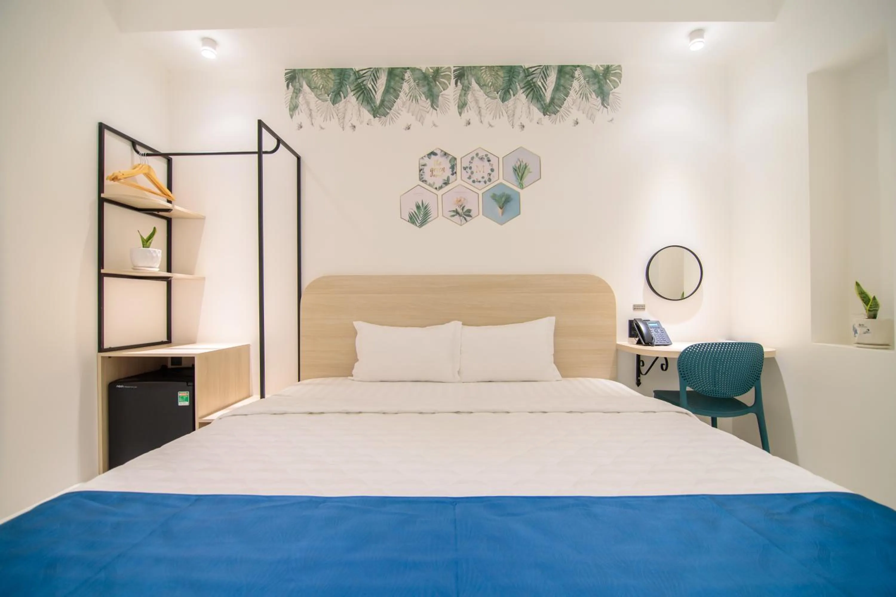 hair dresser, Bed in Bin Bin Hotel 11 Near Island Diamond