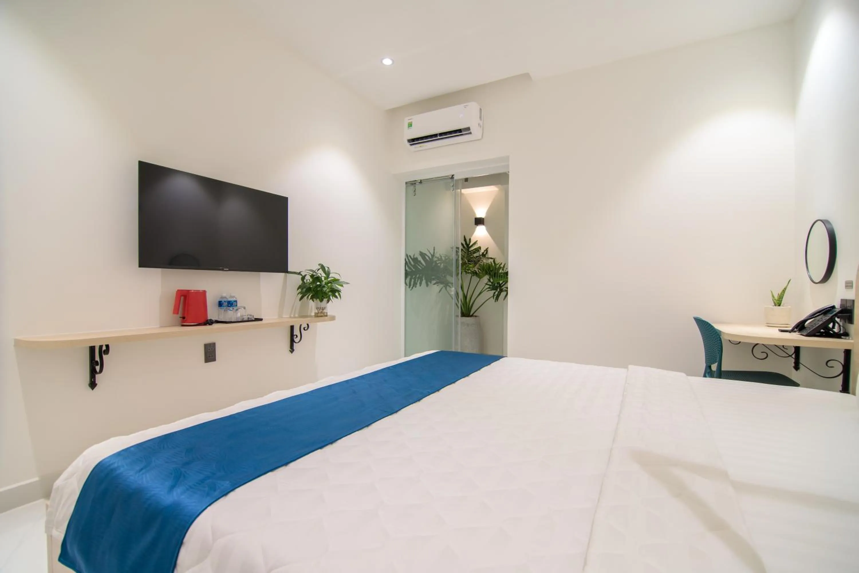 hair dresser, Bed in Bin Bin Hotel 11 Near Island Diamond