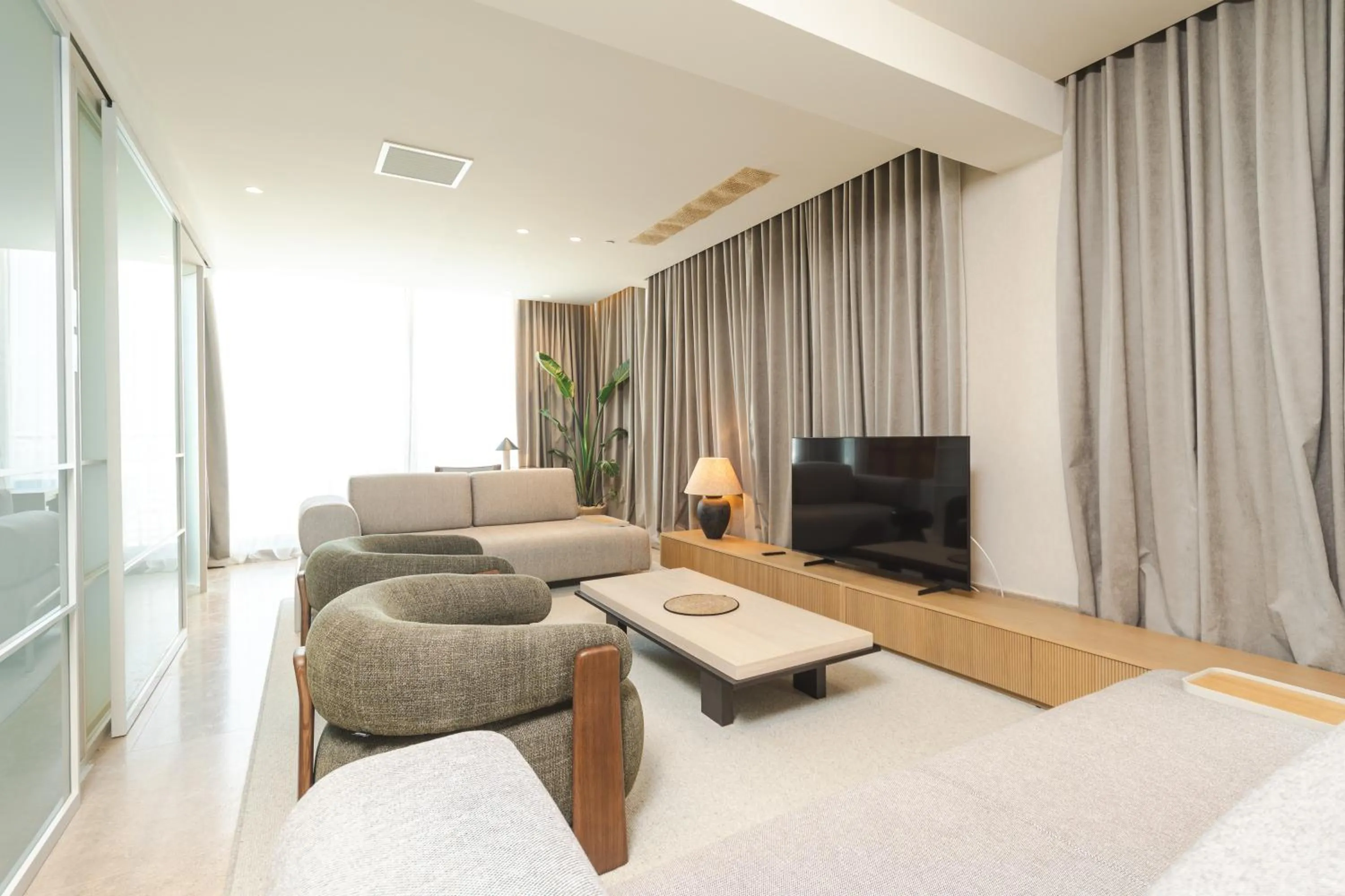 TV and multimedia, Bed in Infinity Hotel & More