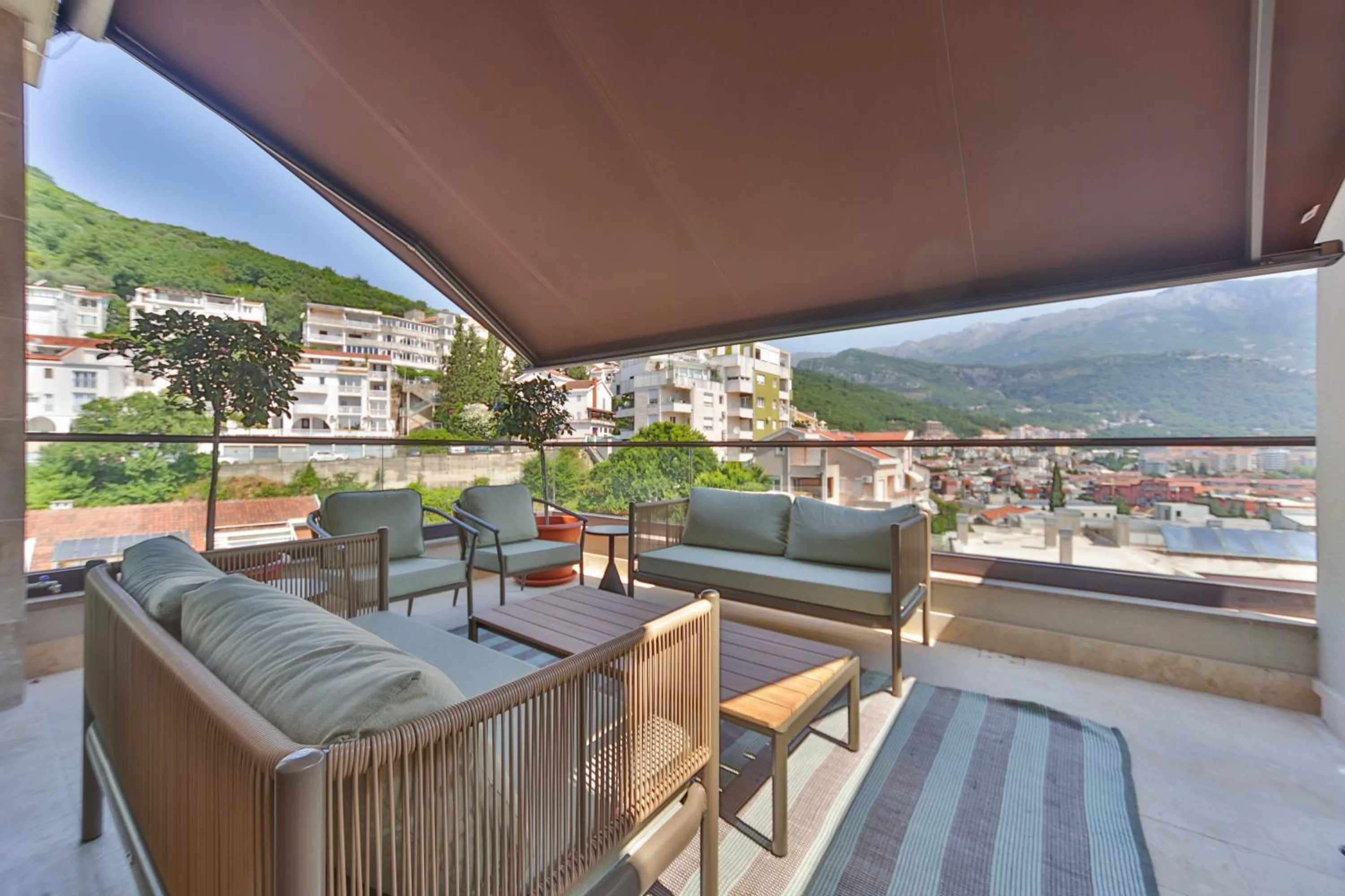 Balcony/Terrace in Infinity Hotel & More