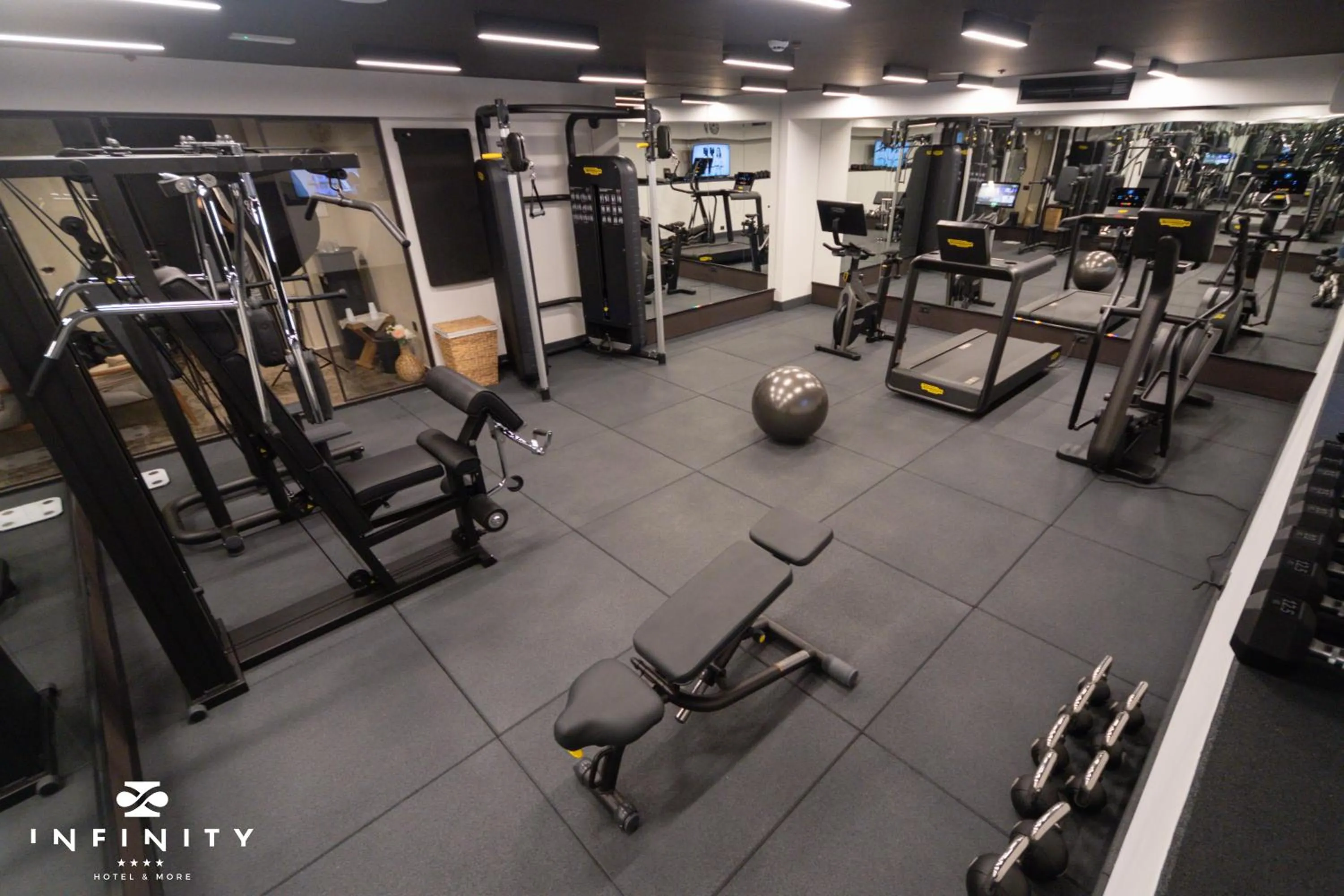 Fitness centre/facilities in Infinity Hotel & More