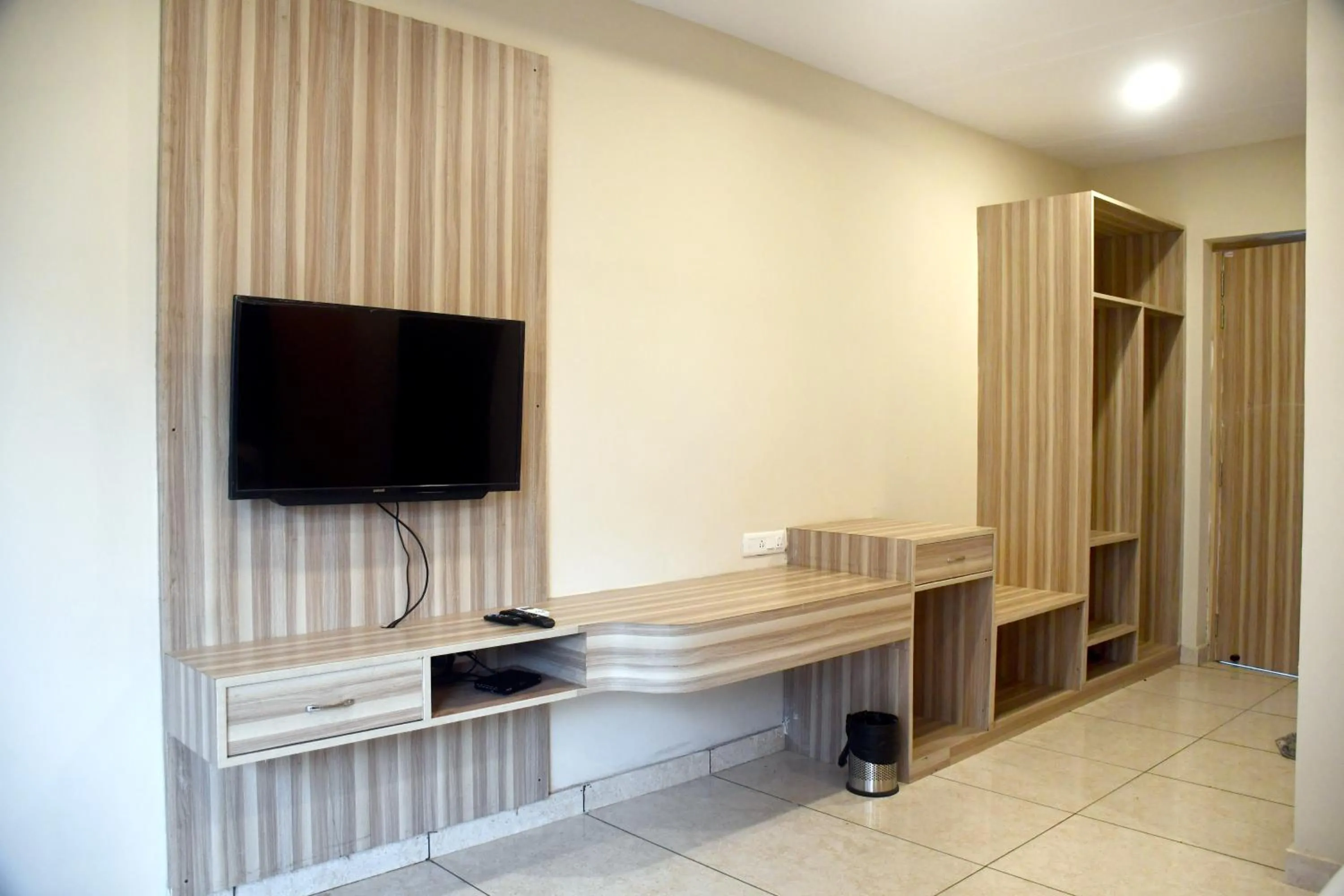 VOW HOTELS AND RESORTS