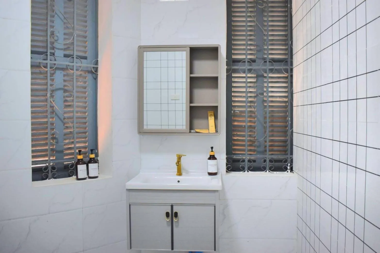 Bed in Monsane villa