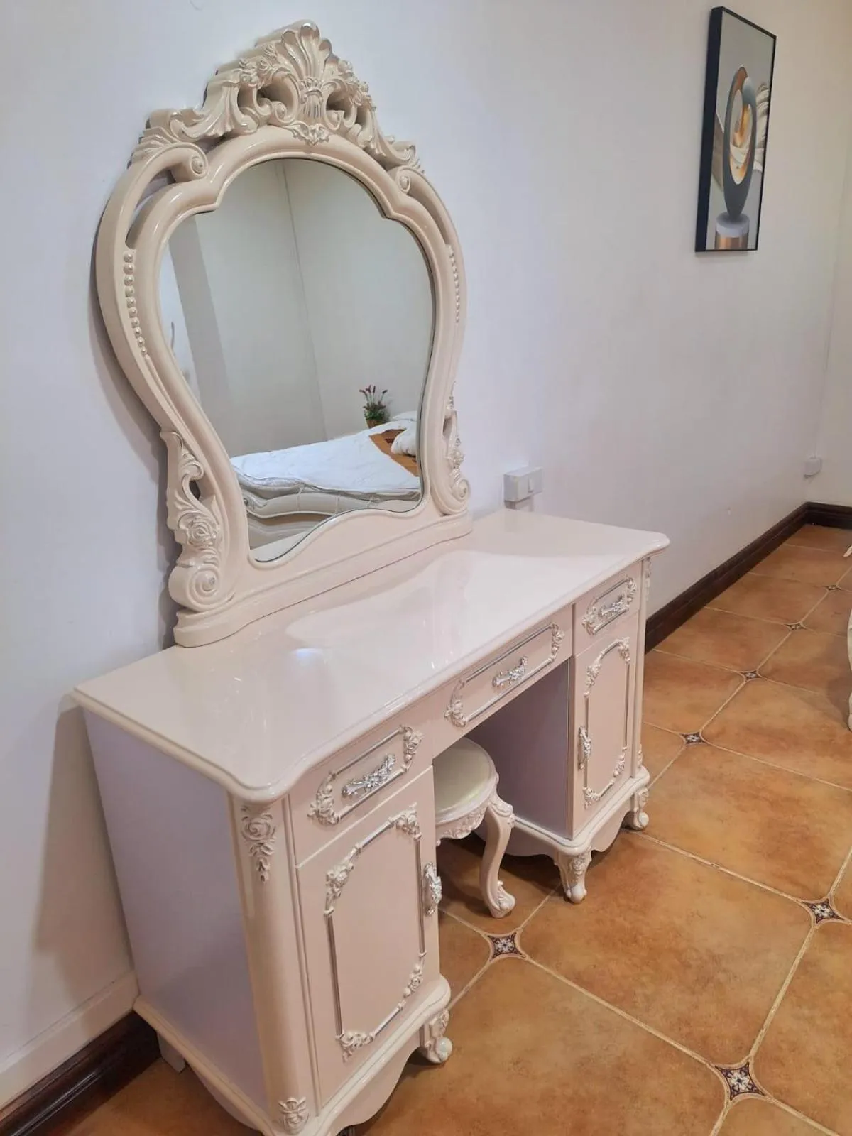 Decorative detail in Monsane villa