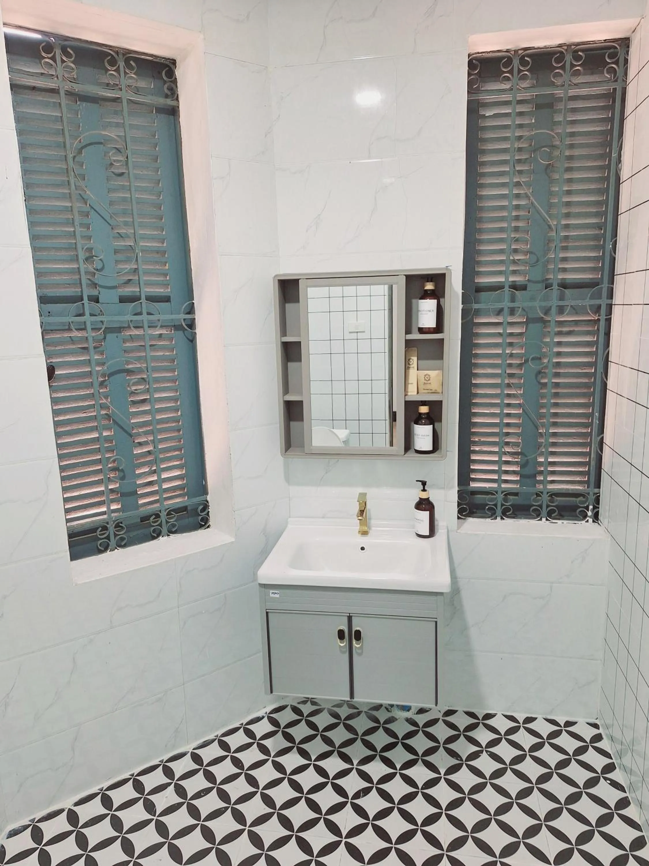 Bathroom in Monsane villa