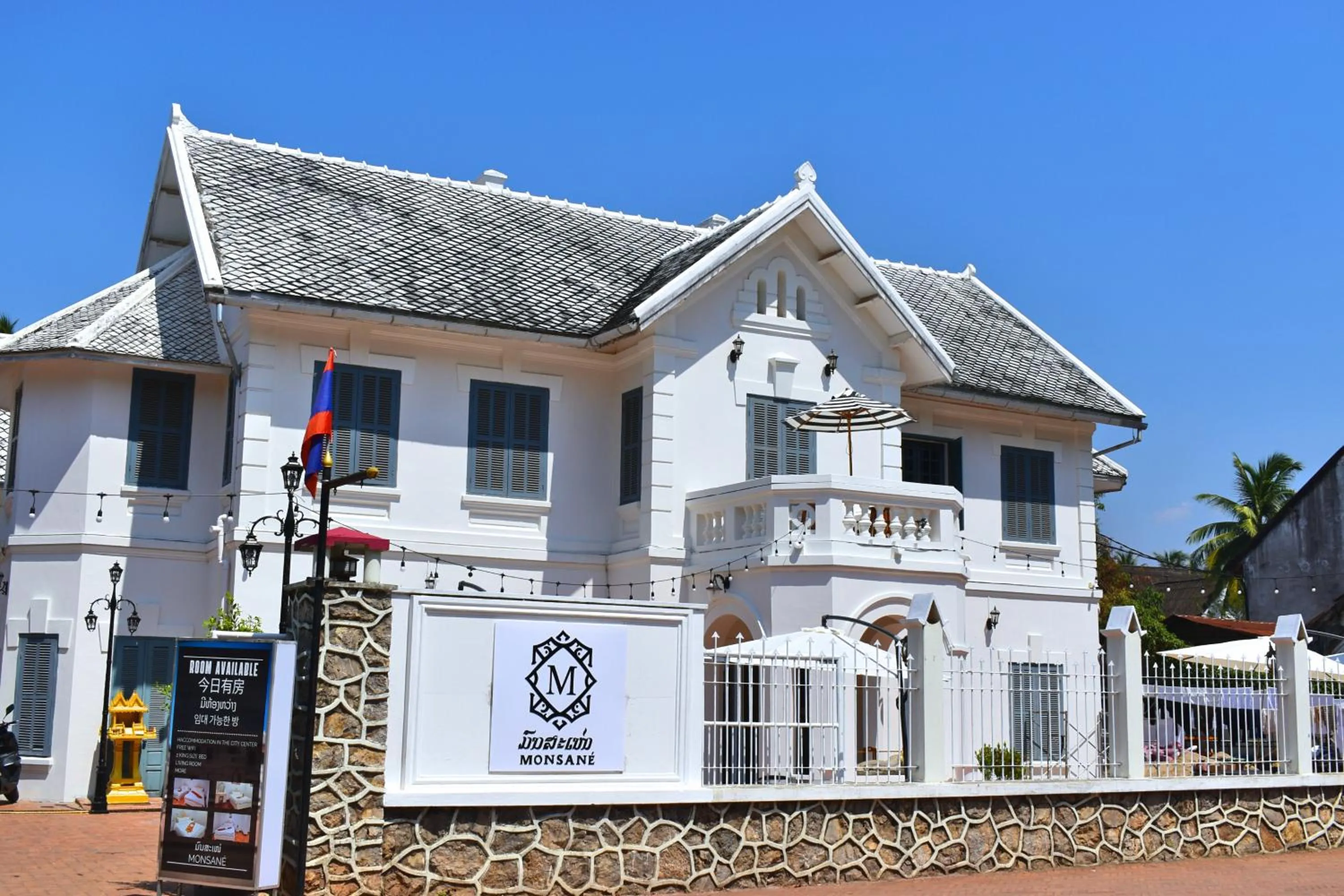 Property building in Monsane villa