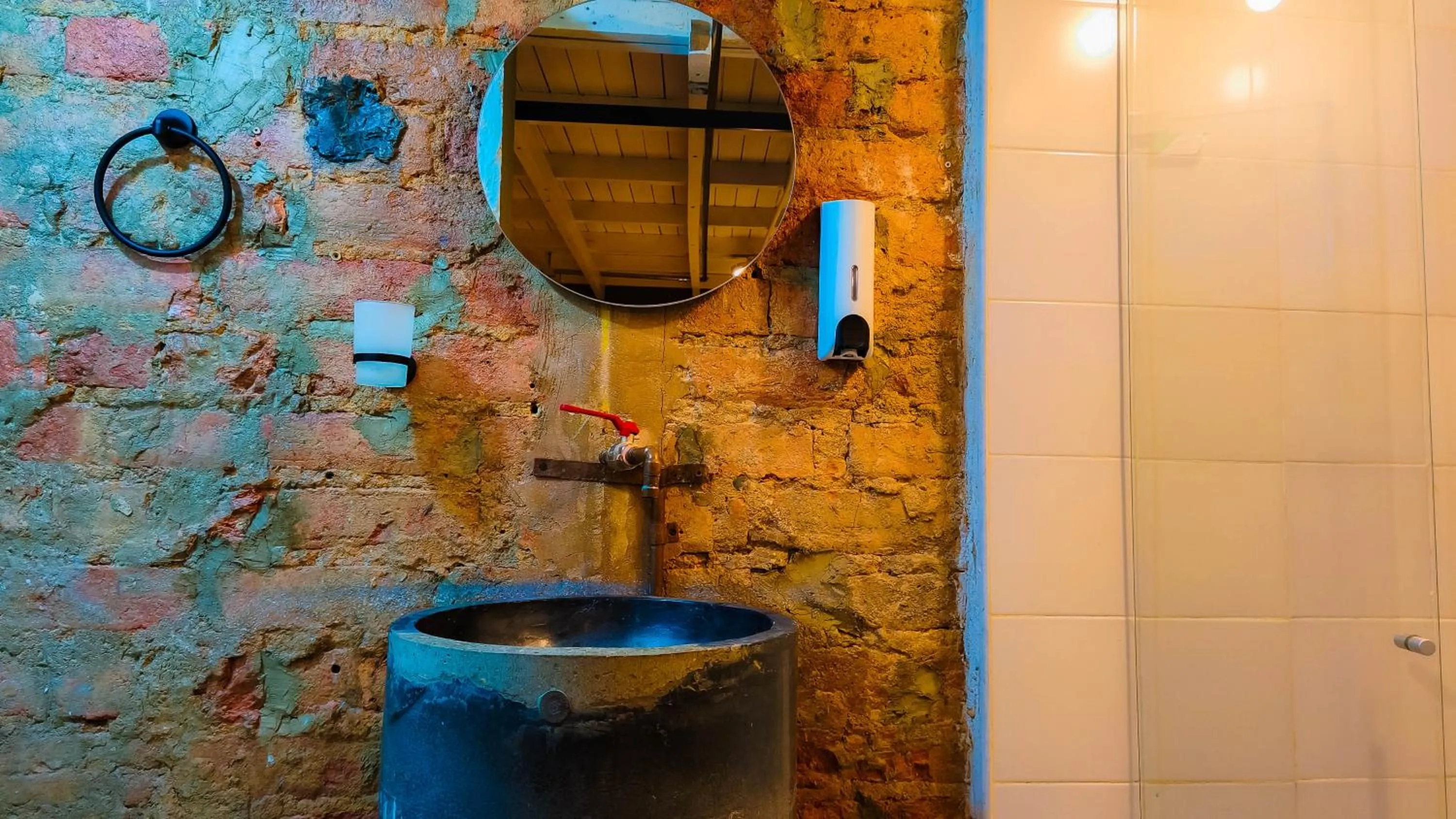 Shower in Hotel Quinta Bolivar