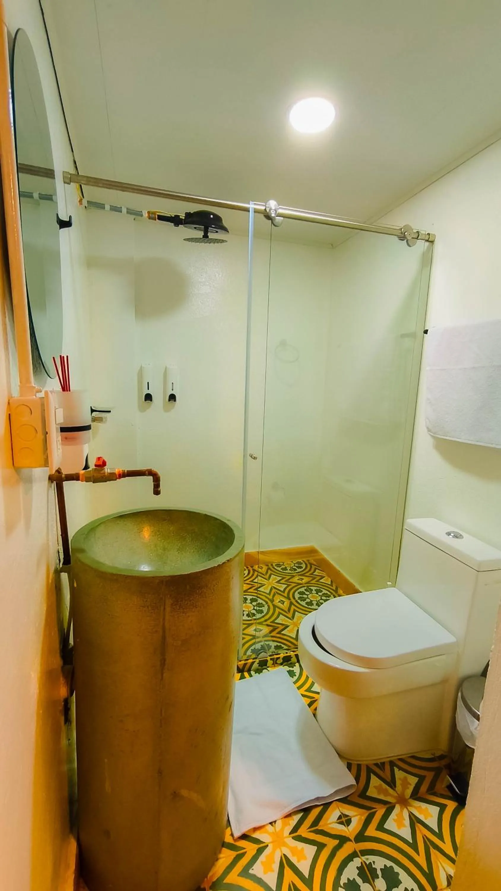 Shower in Hotel Quinta Bolivar