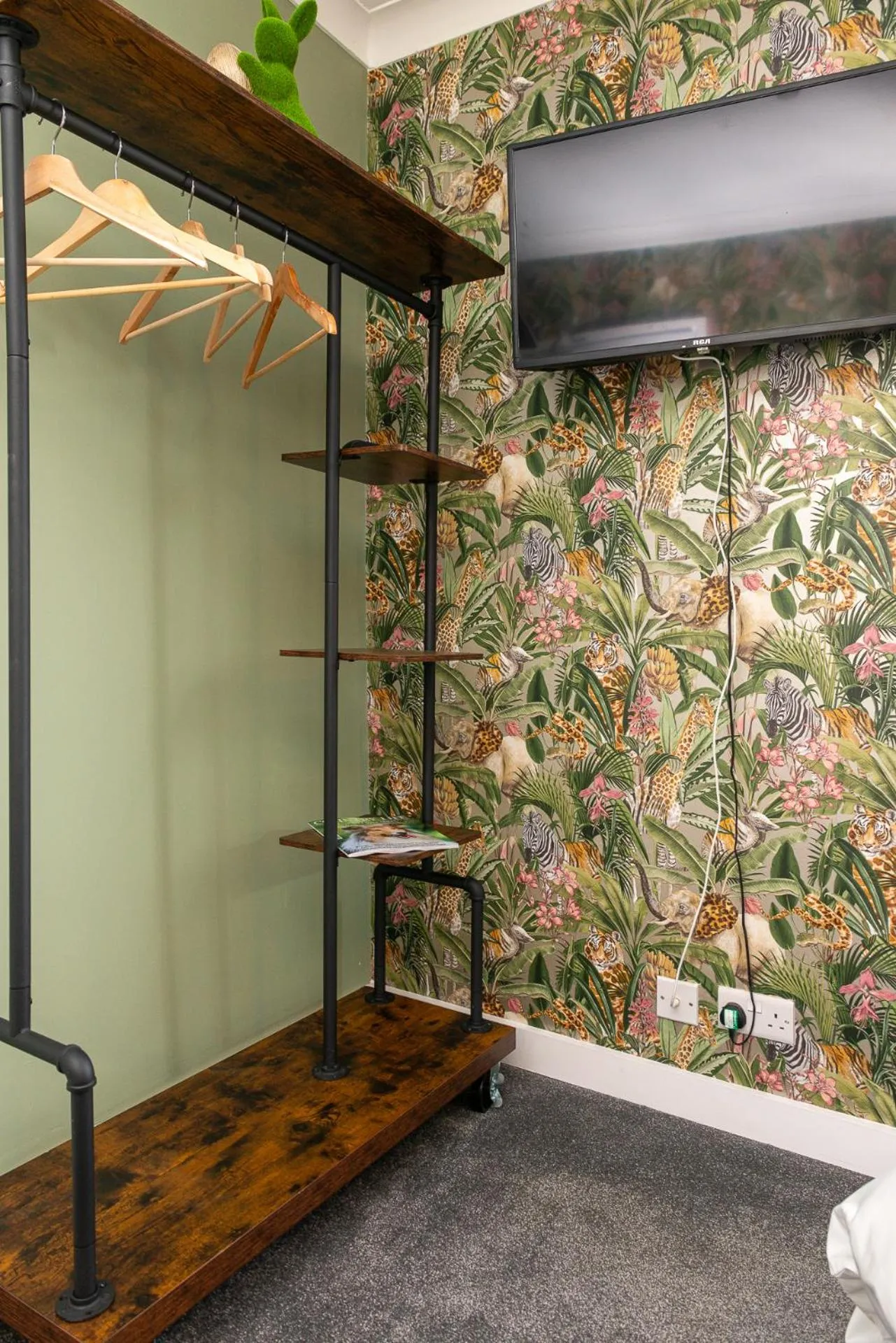 wardrobe in Bosuns Chair