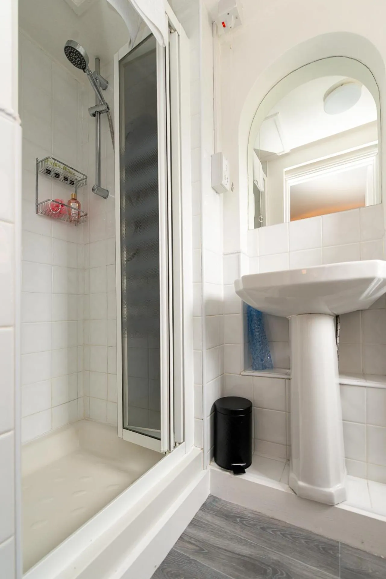 Shower in Bosuns Chair