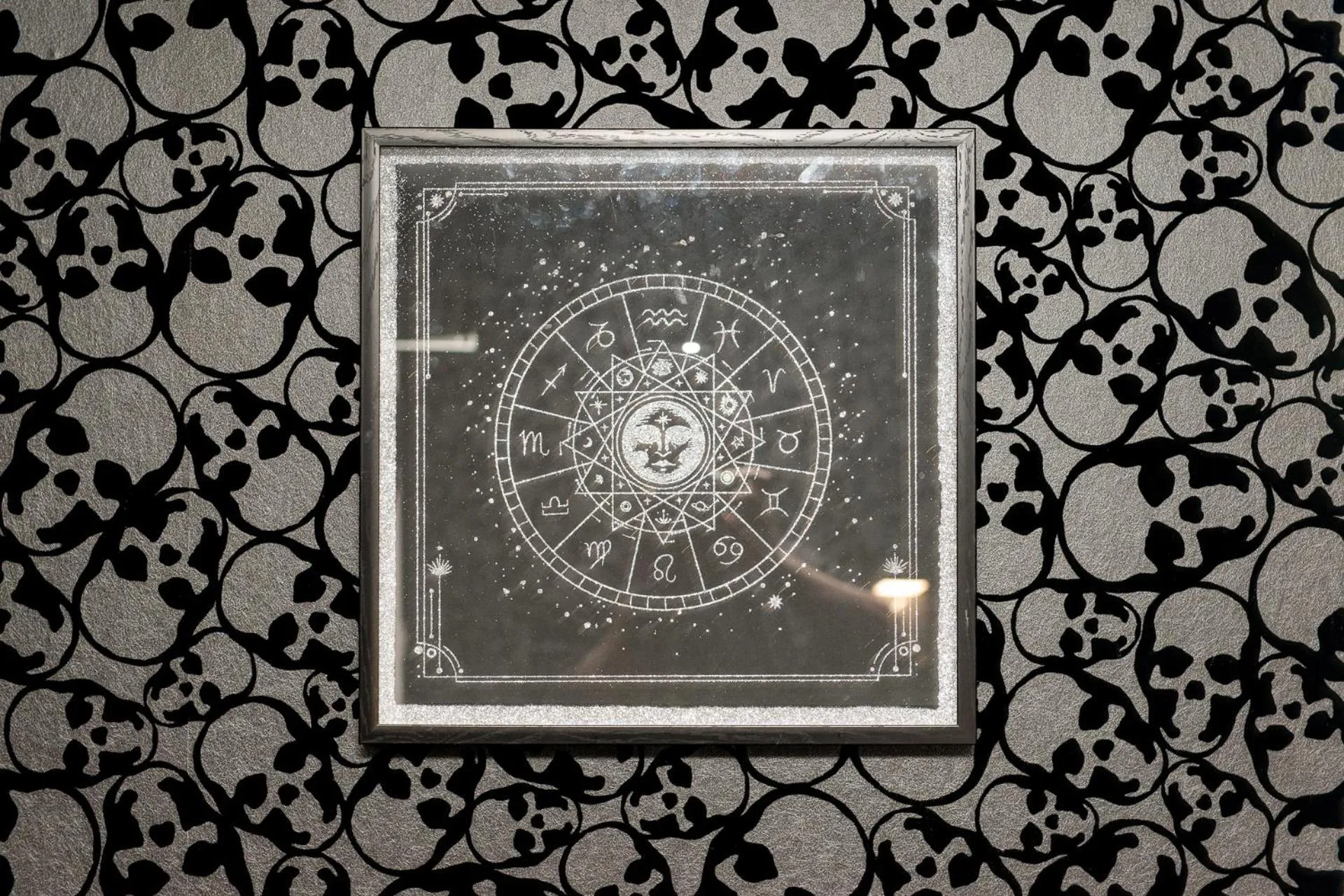 Decorative detail in Bosuns Chair