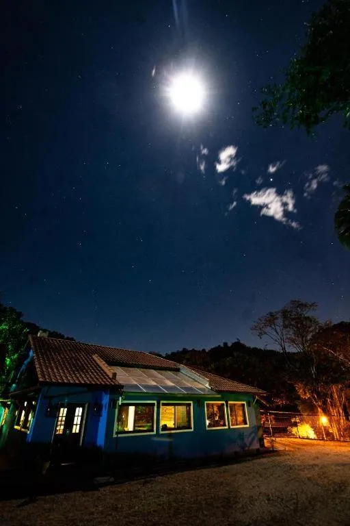 Property building in Pousada Paris Hostelli