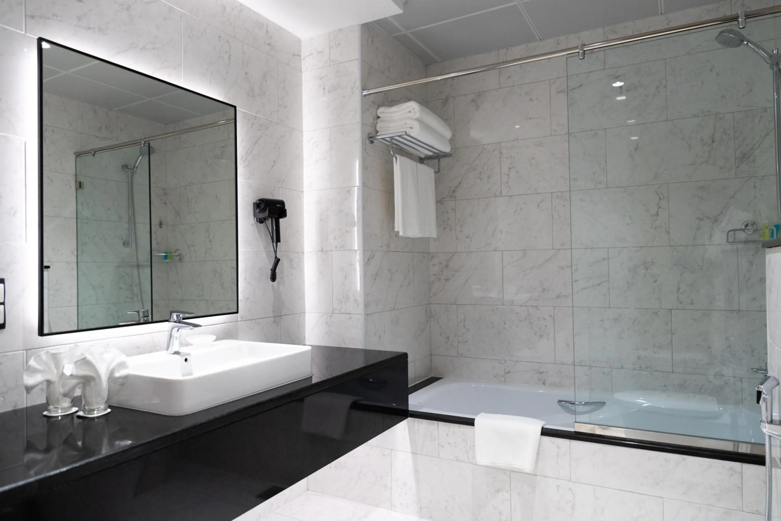 Shower in Djibouti Ayla Grand Hotel & Mall