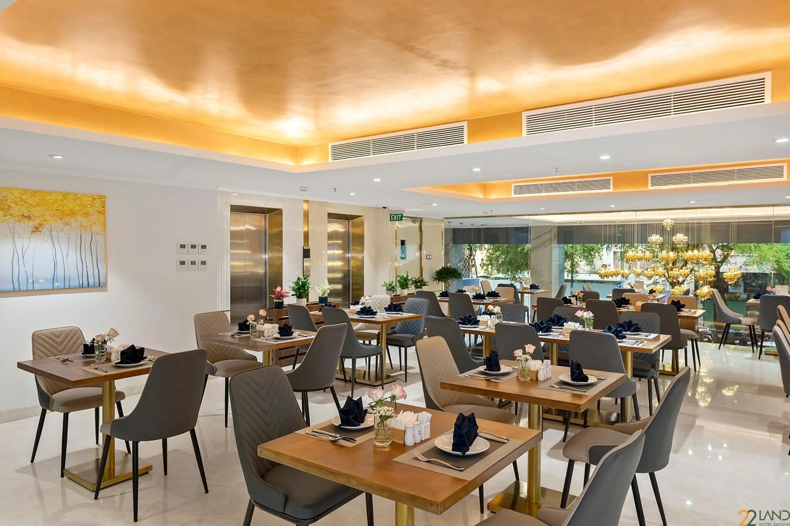 Restaurant/places to eat in 22Land Hotel Saigon