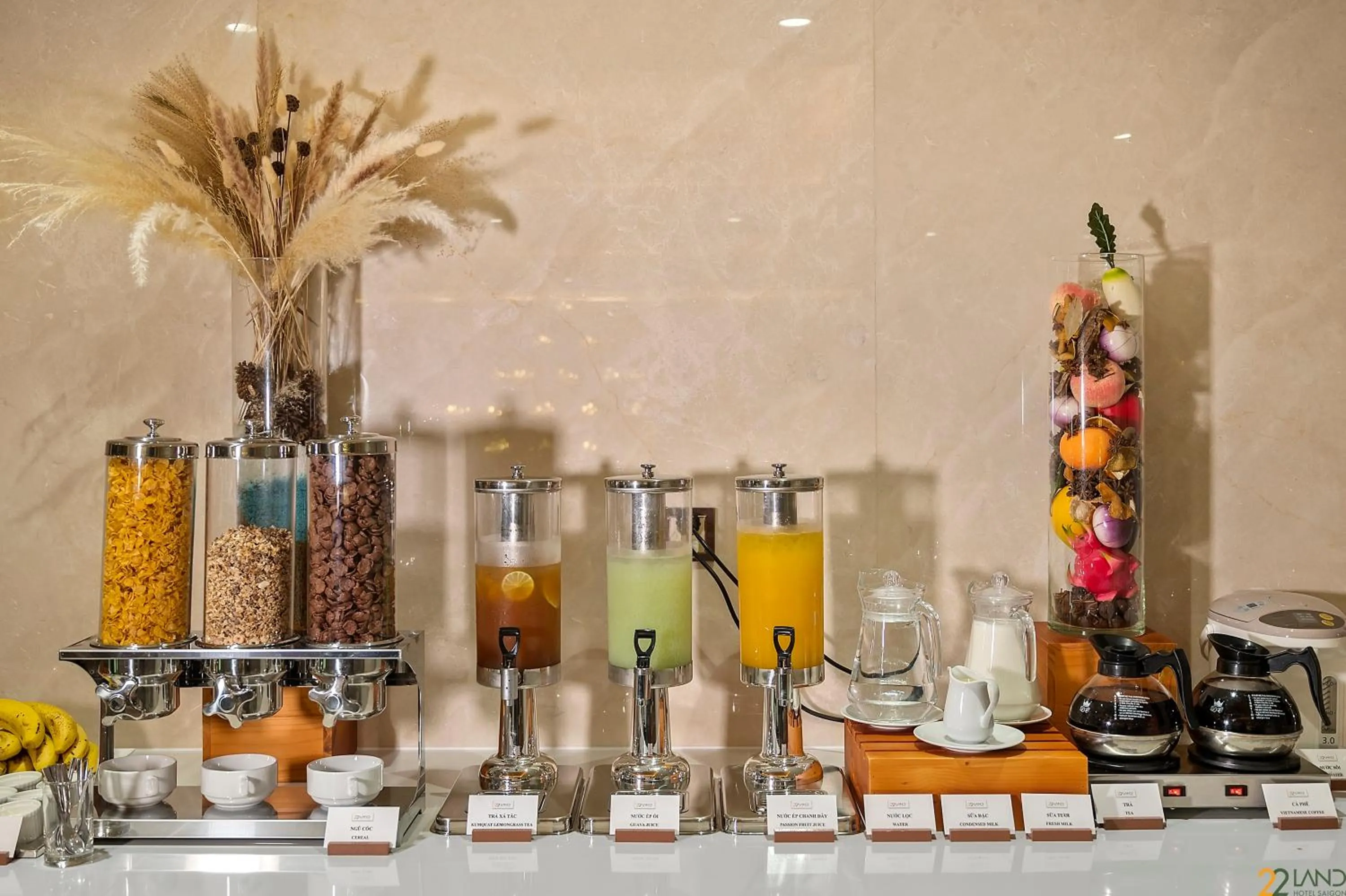 Restaurant/places to eat in 22Land Hotel Saigon