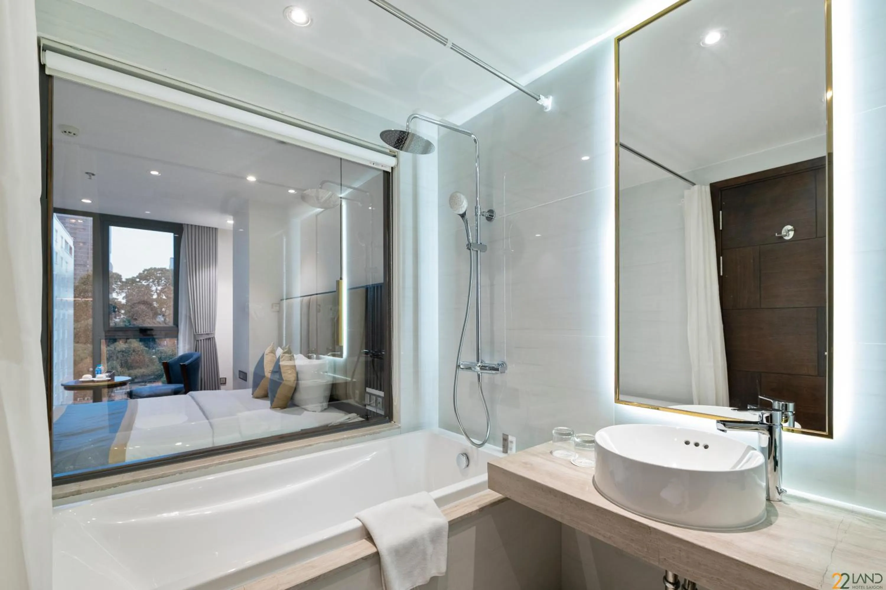 Shower in 22Land Hotel Saigon