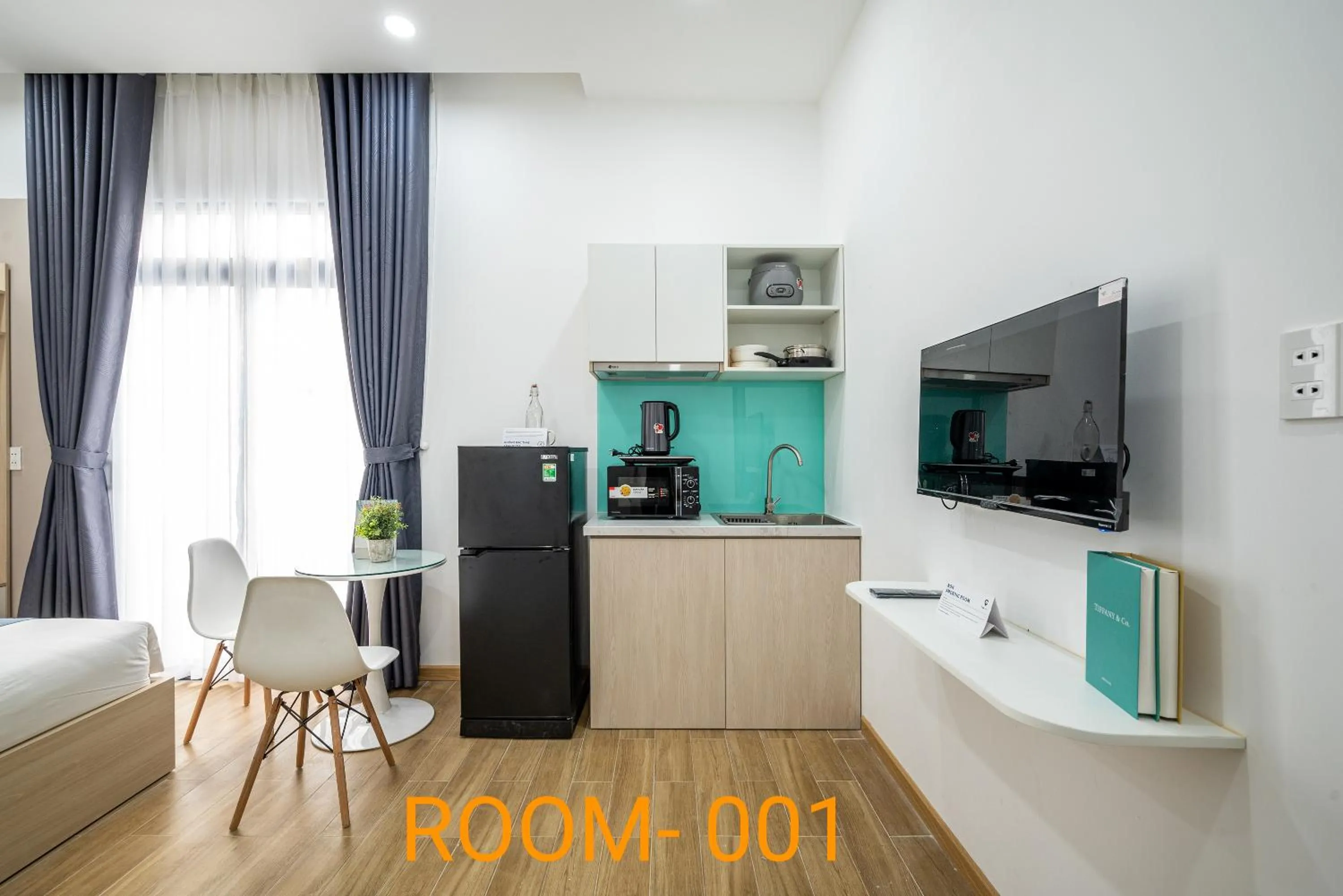 TV and multimedia in Cozrum Homes - Selina Residence