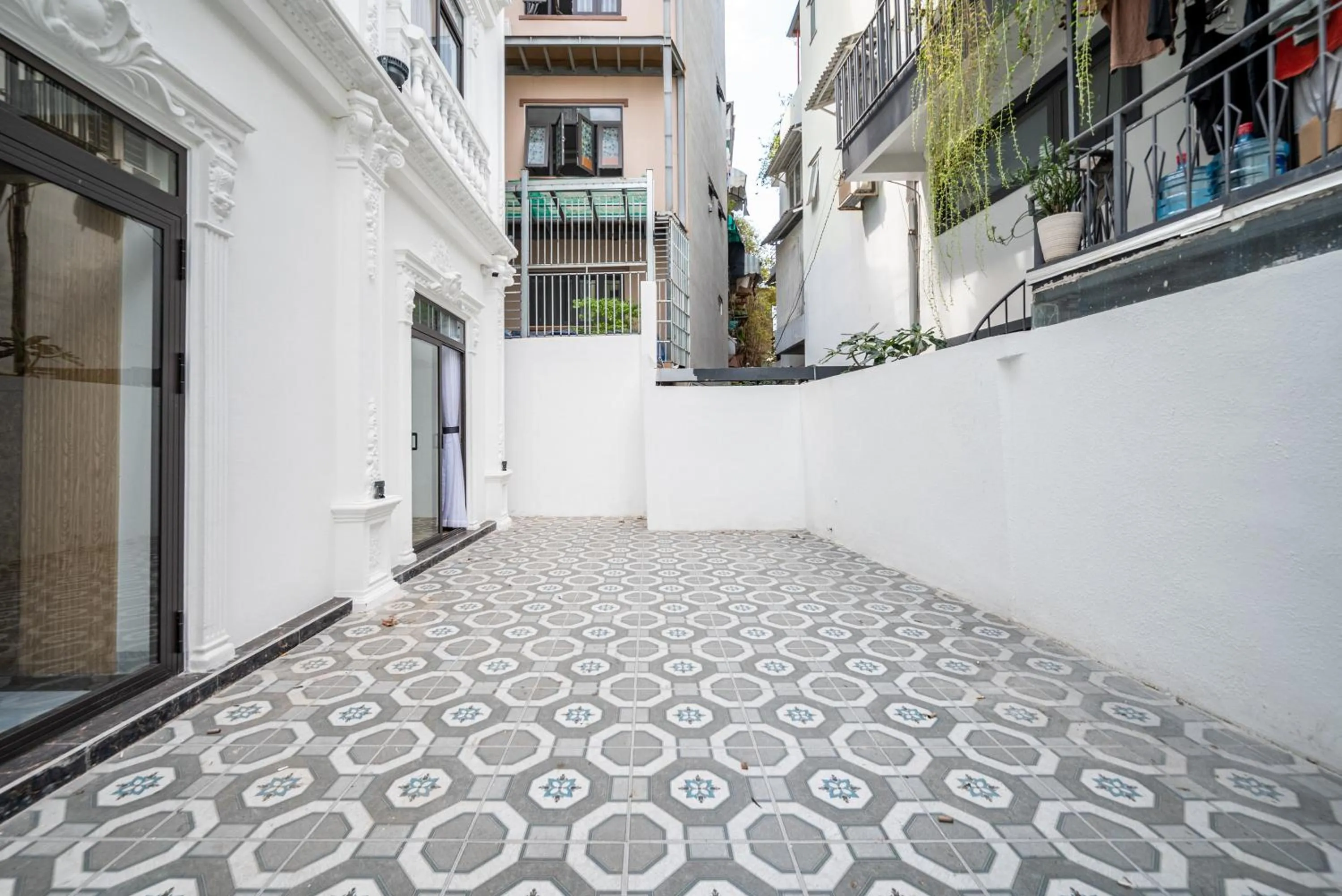 Inner courtyard view in Cozrum Homes - Selina Residence