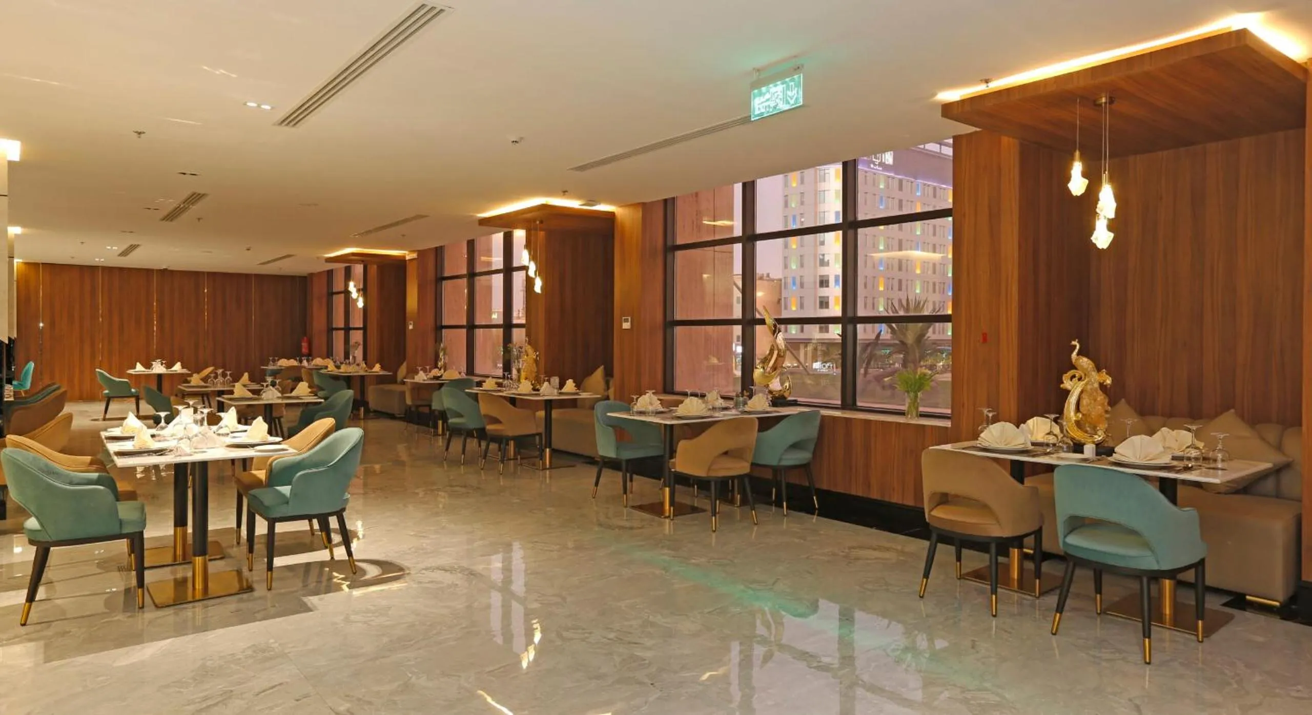 Restaurant/places to eat in Novo Hotel