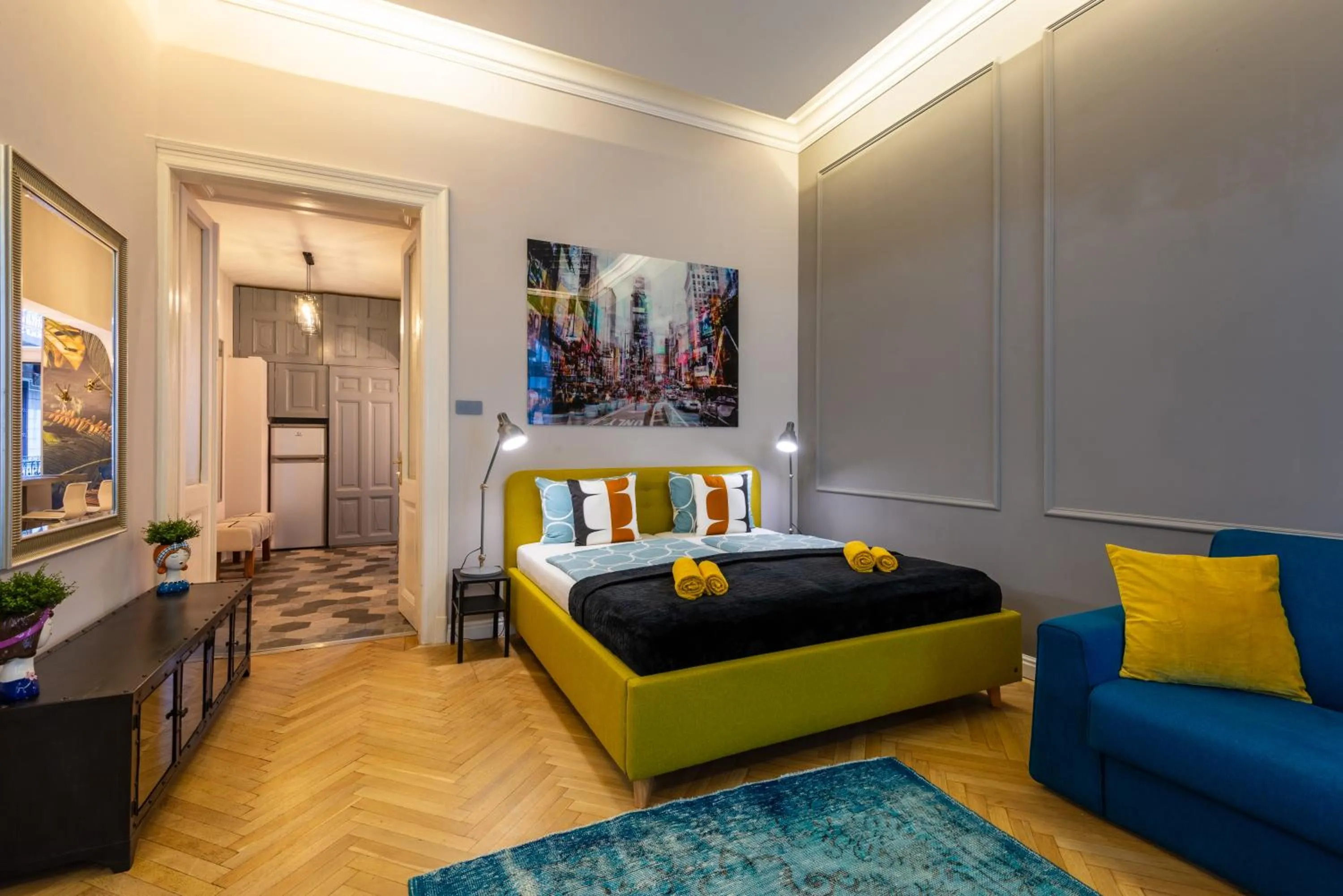 Budapest Holidays Courtyard