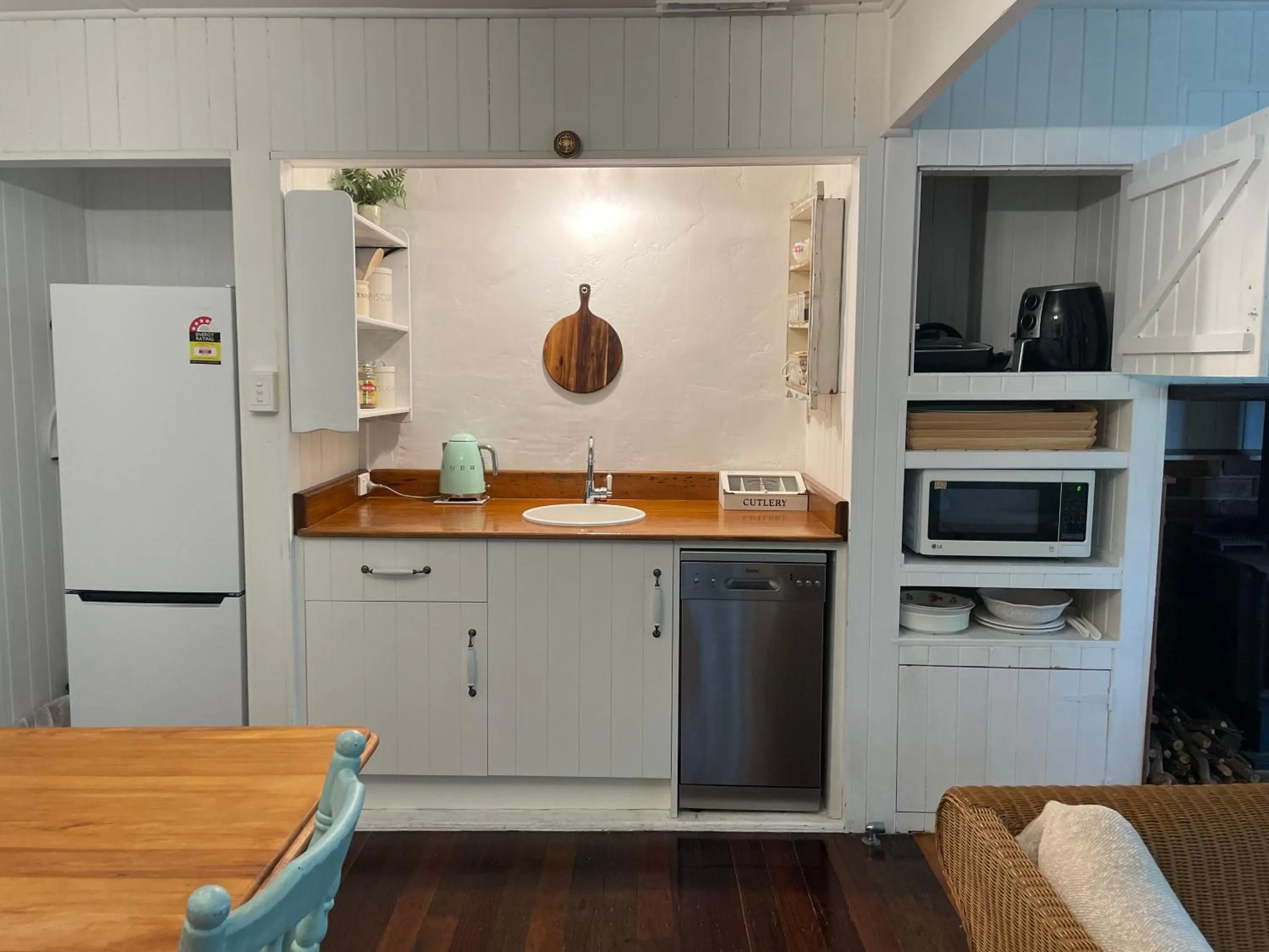 Kitchen or kitchenette in Noosa Hinterland Escape