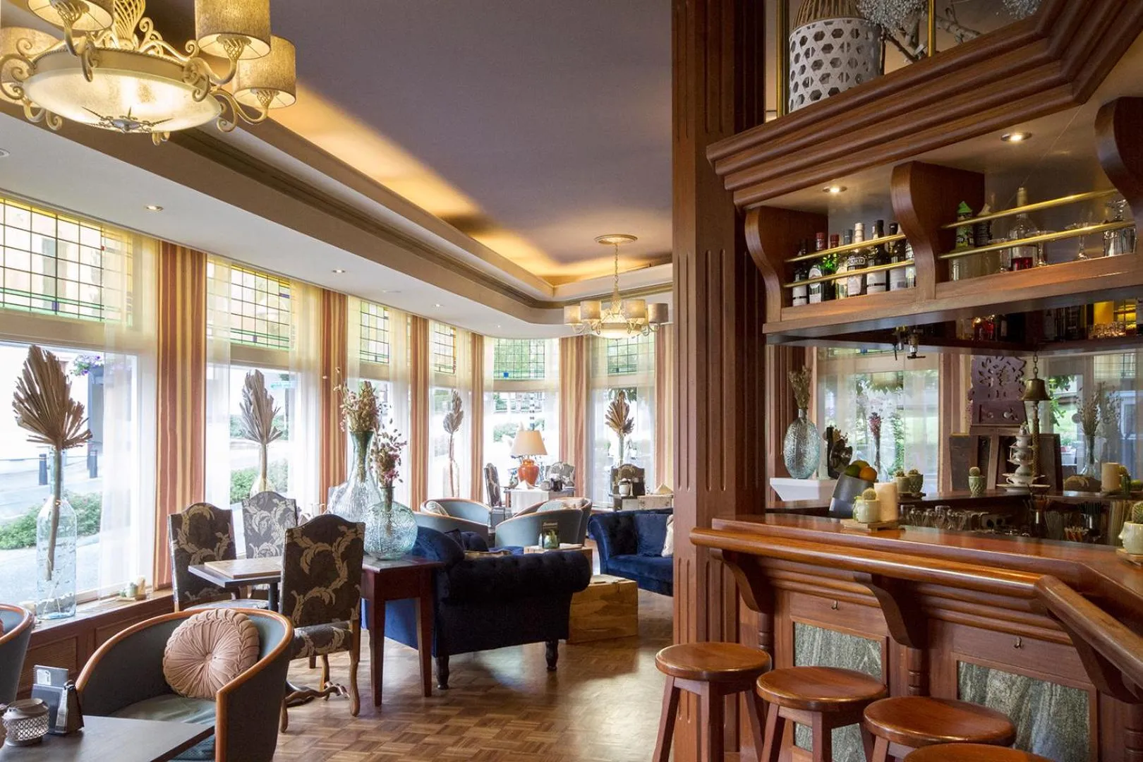 Lounge or bar in Grand Hotel Monopole