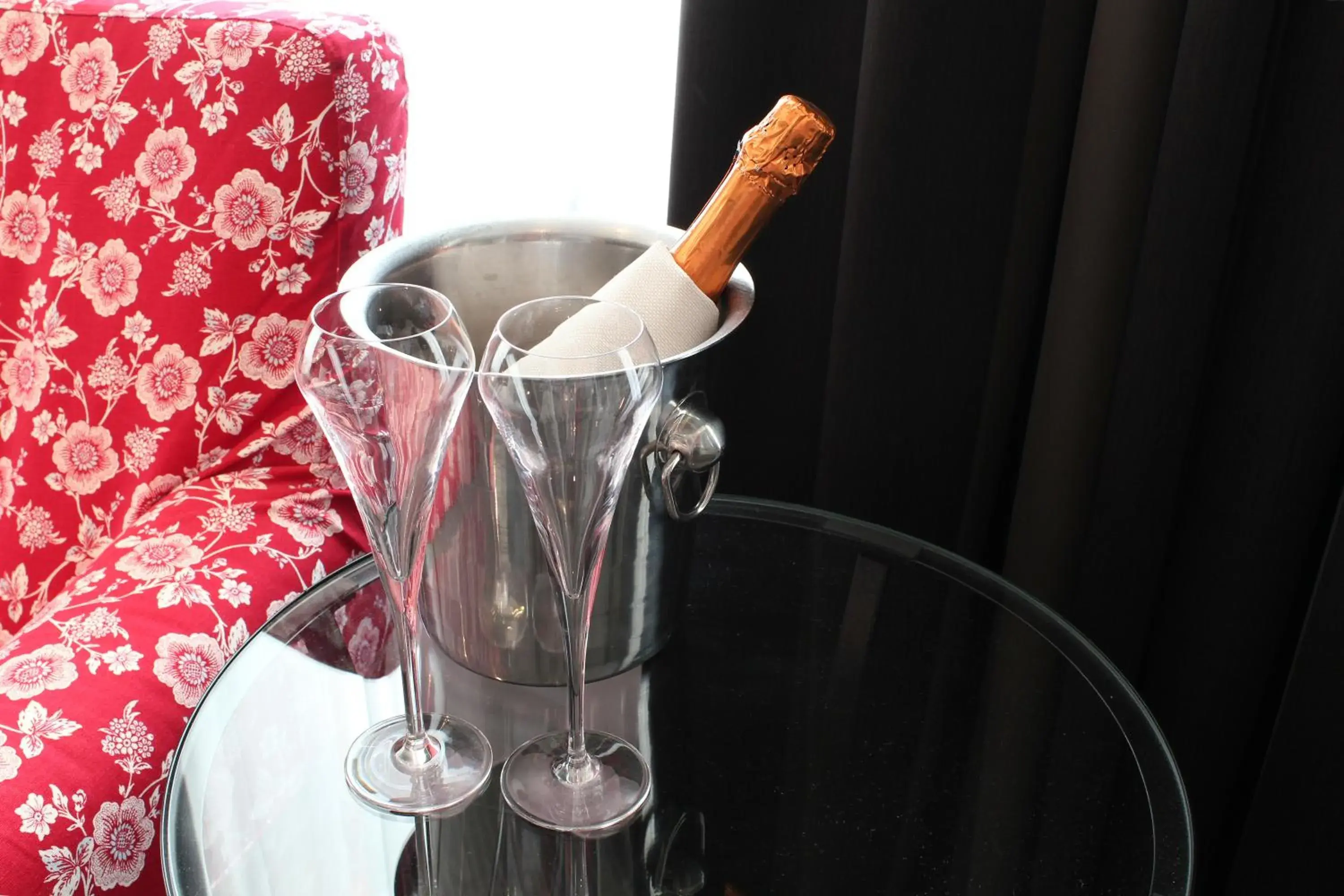 Comfort Double Room in Grand Hotel Monopole Comfort Double Room in Grand Hotel Monopole