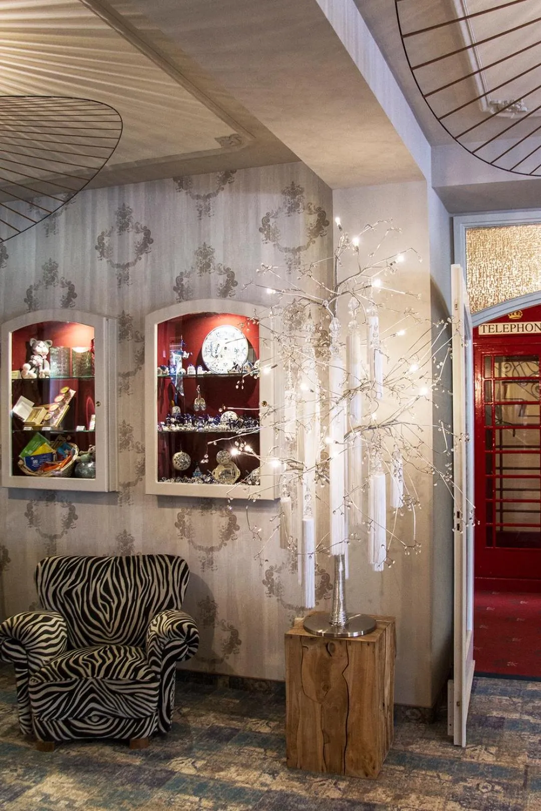 Lobby or reception in Grand Hotel Monopole