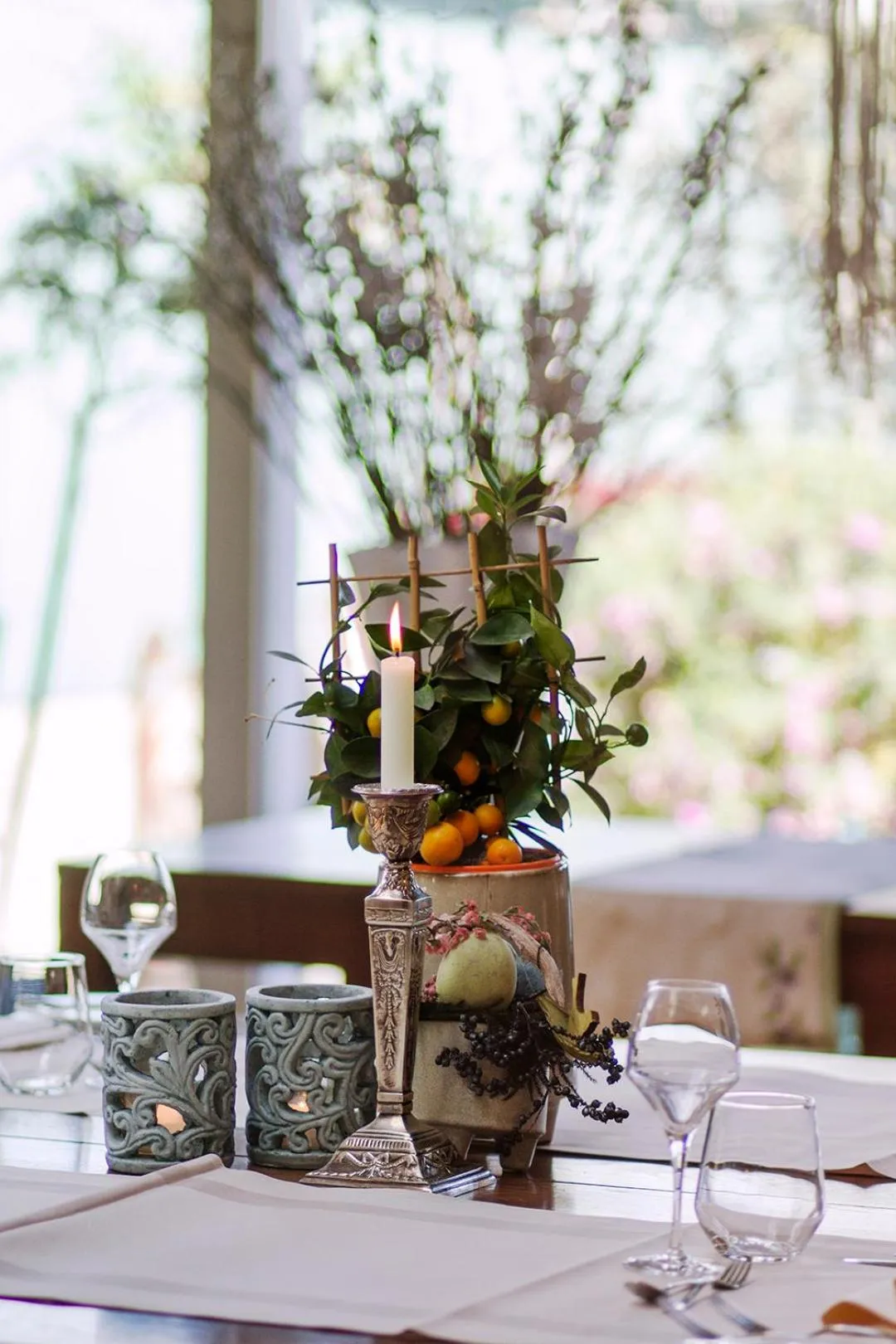 Restaurant/places to eat in Grand Hotel Monopole