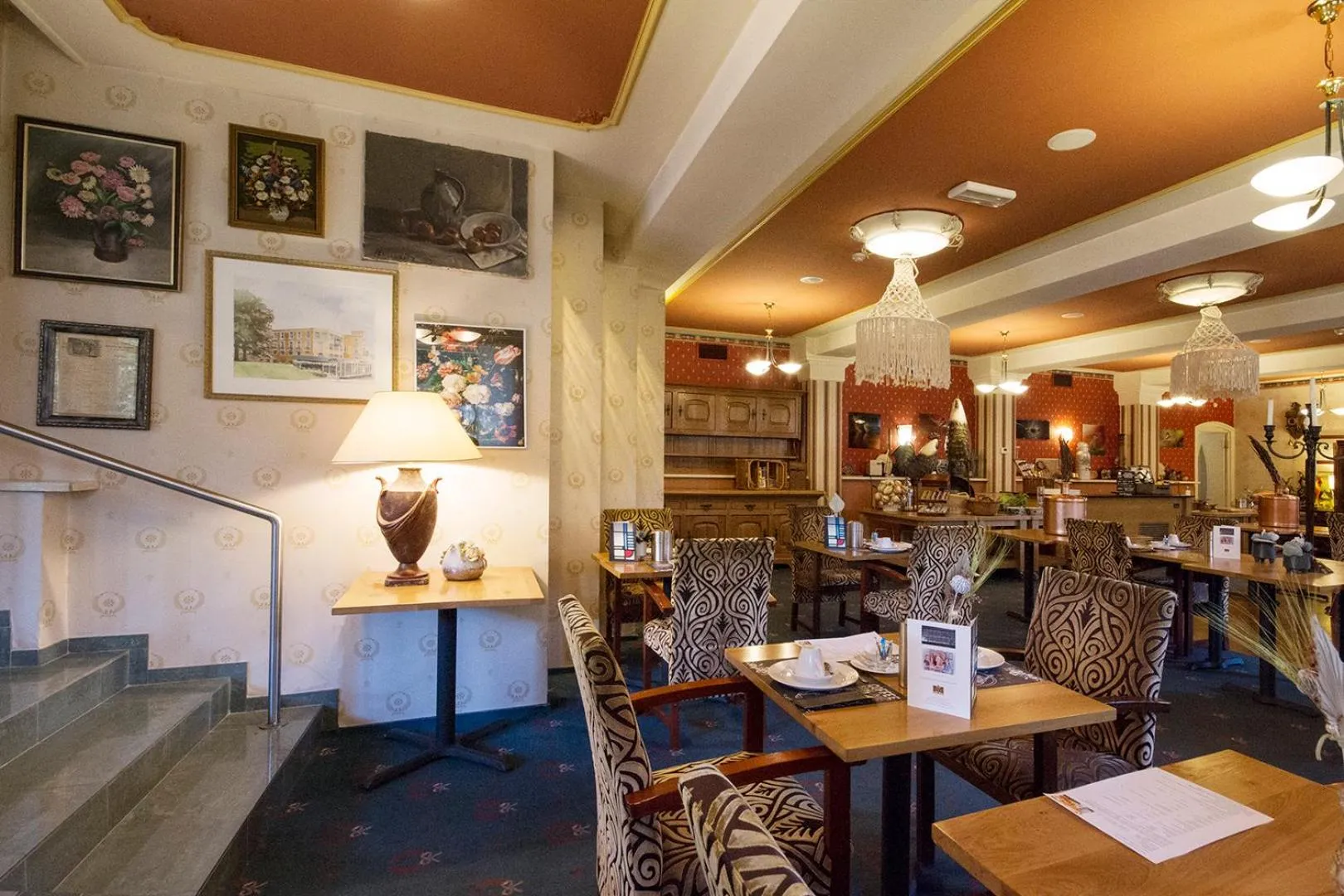 Breakfast in Grand Hotel Monopole