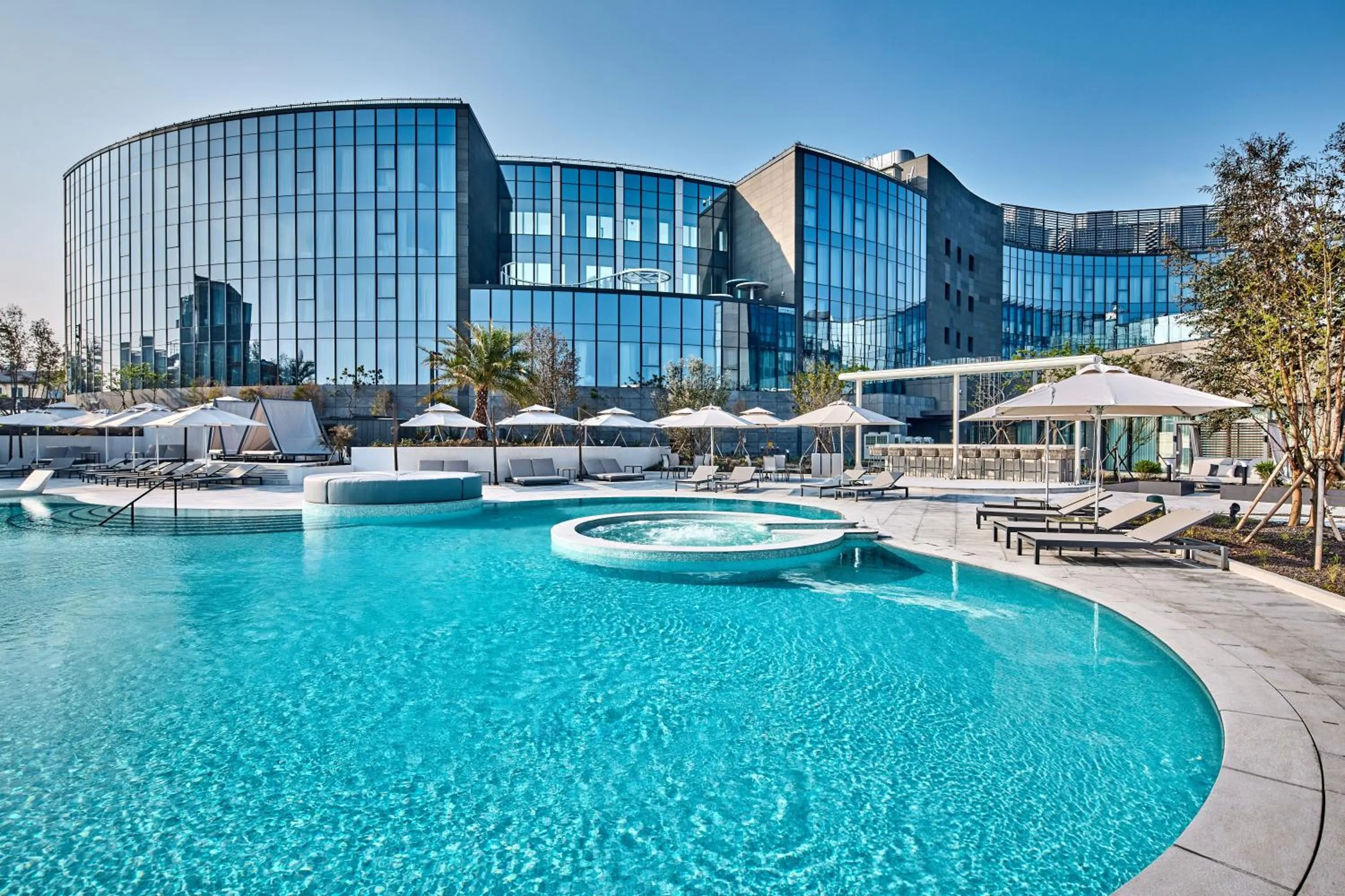 Swimming pool in Shilla Stay Plus Iho Tewoo Ocean Front