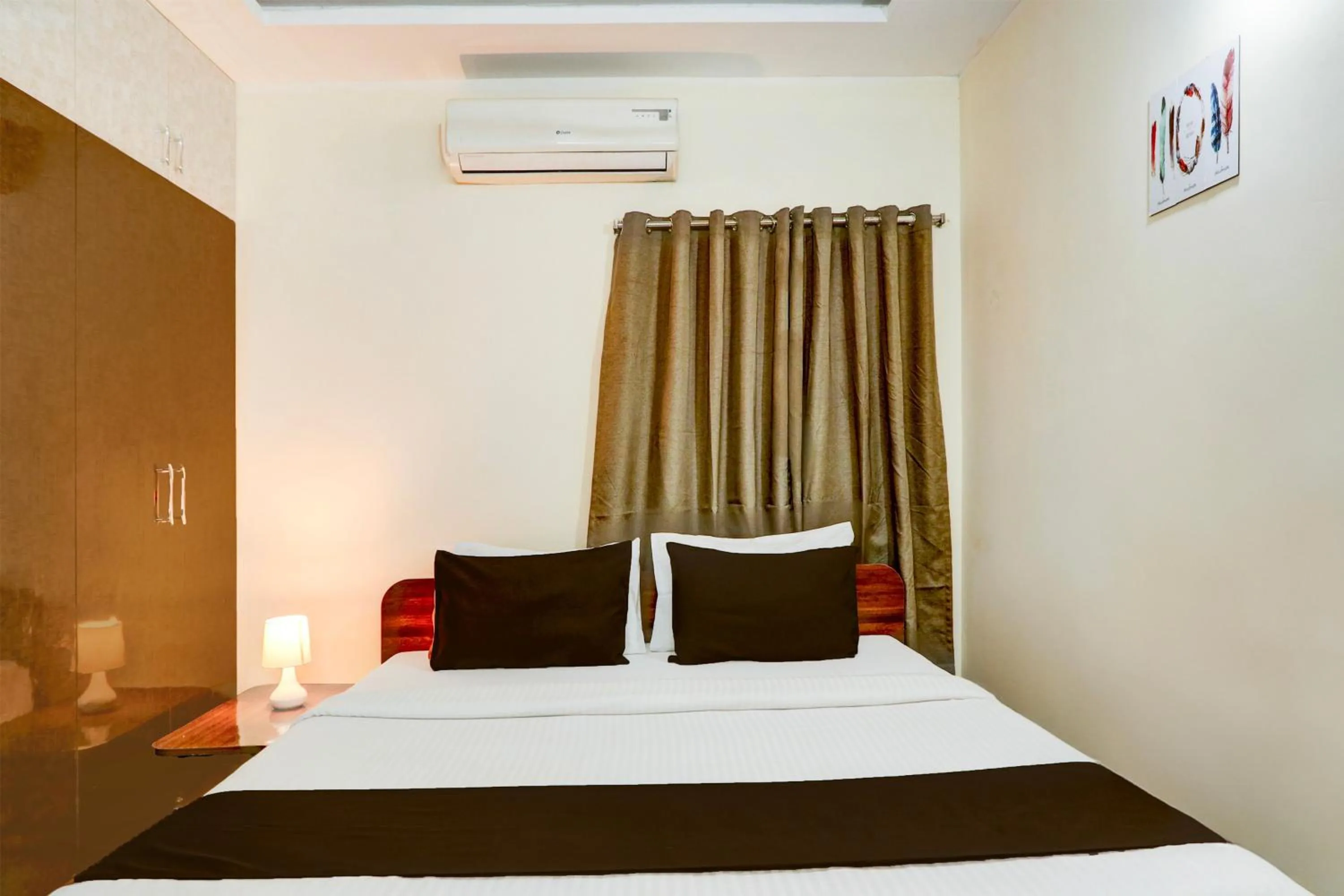 Bedroom, Bed in Hotel O Vyb Hotels