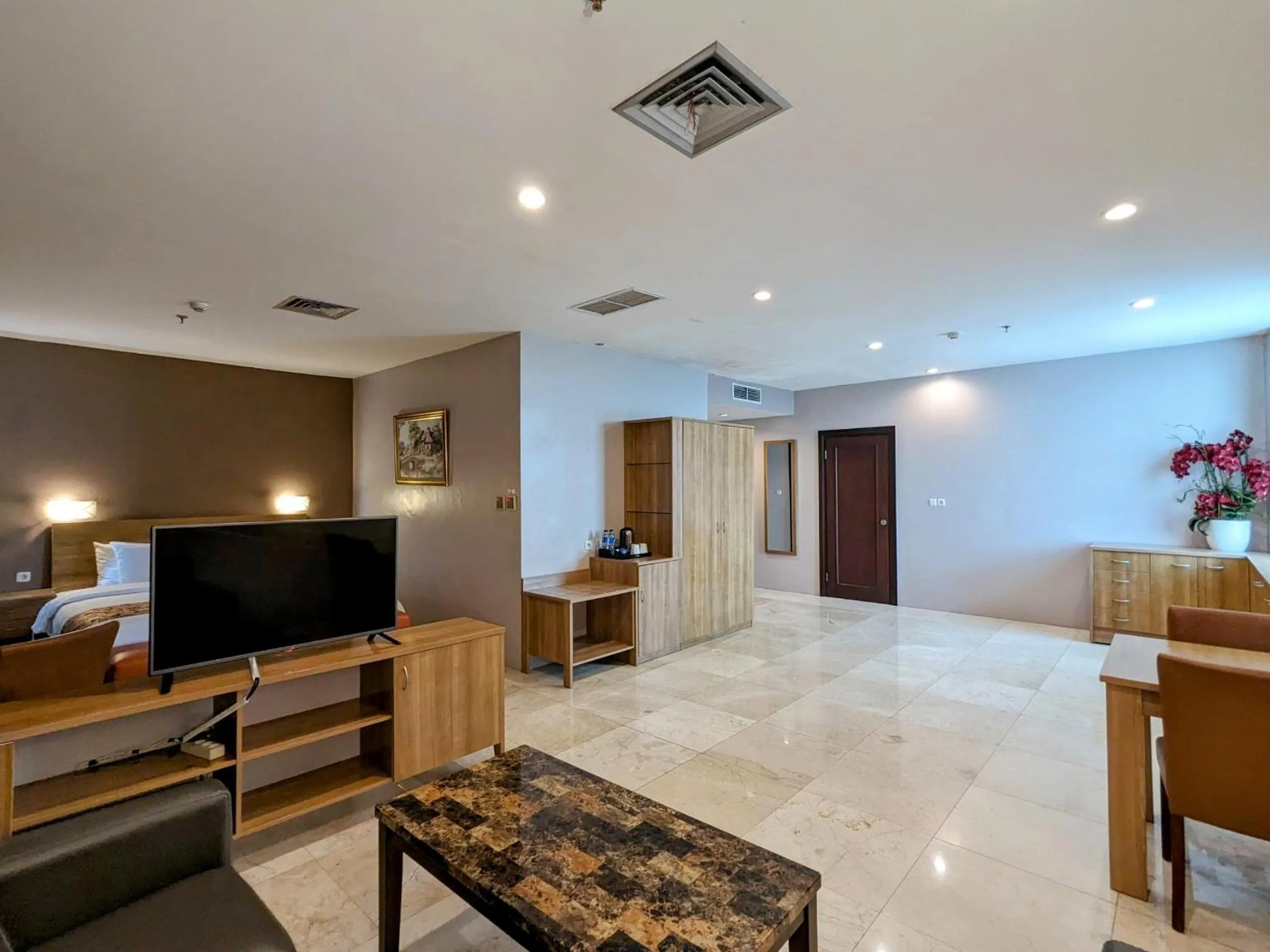 TV and multimedia in Grand Zuri Pematangsiantar