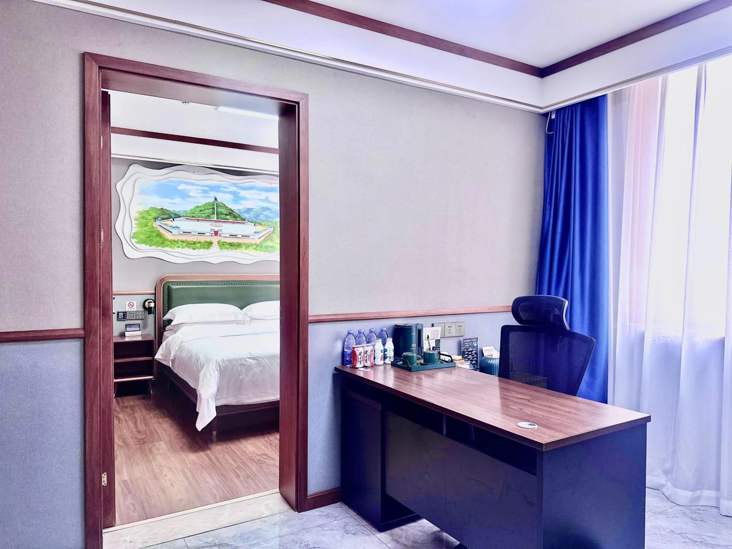 Photo of the whole room, Bed in Nostalgia S Hotel Kunming Old Street