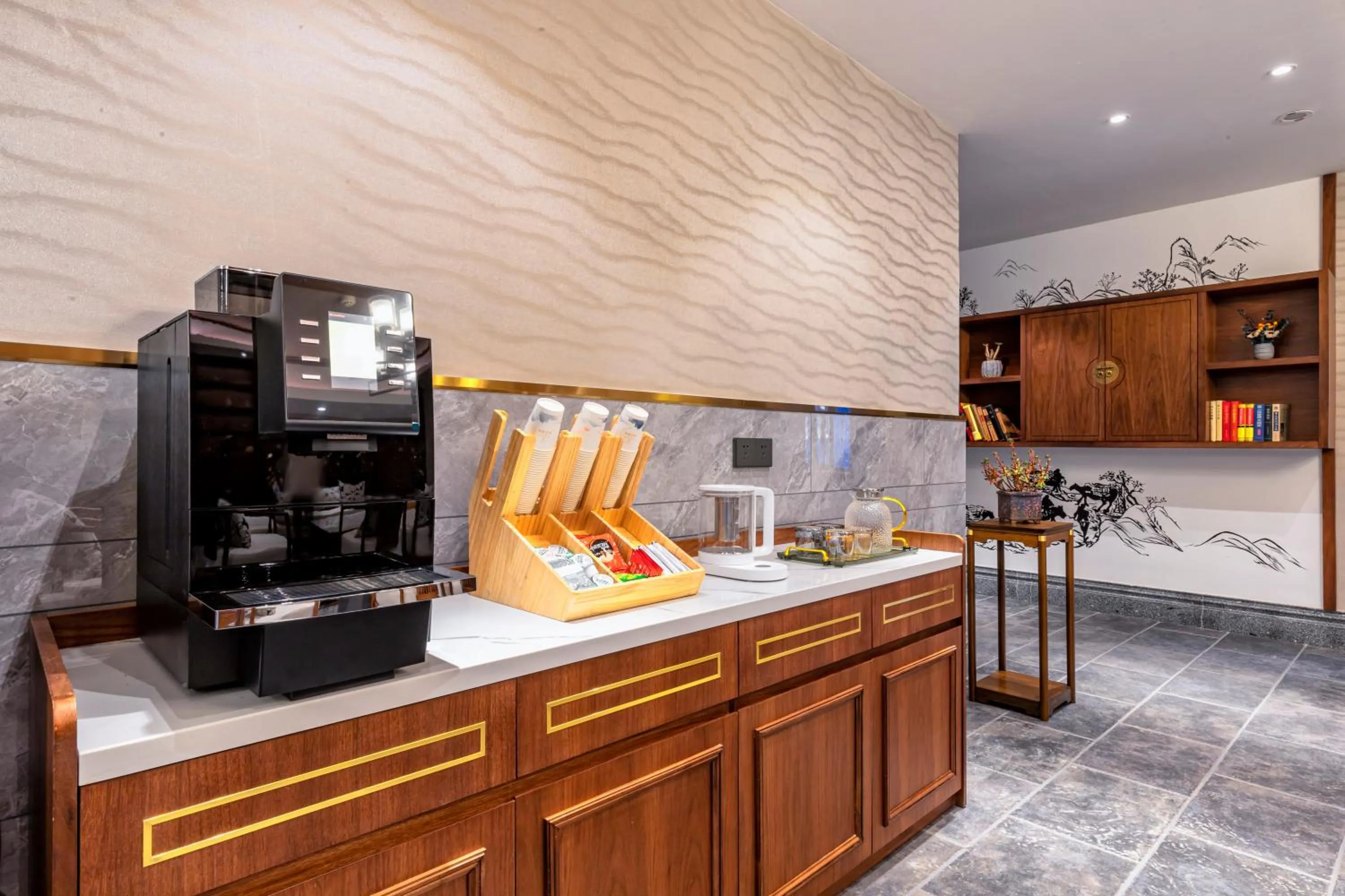 Coffee/tea facilities in Nostalgia S Hotel Kunming Old Street