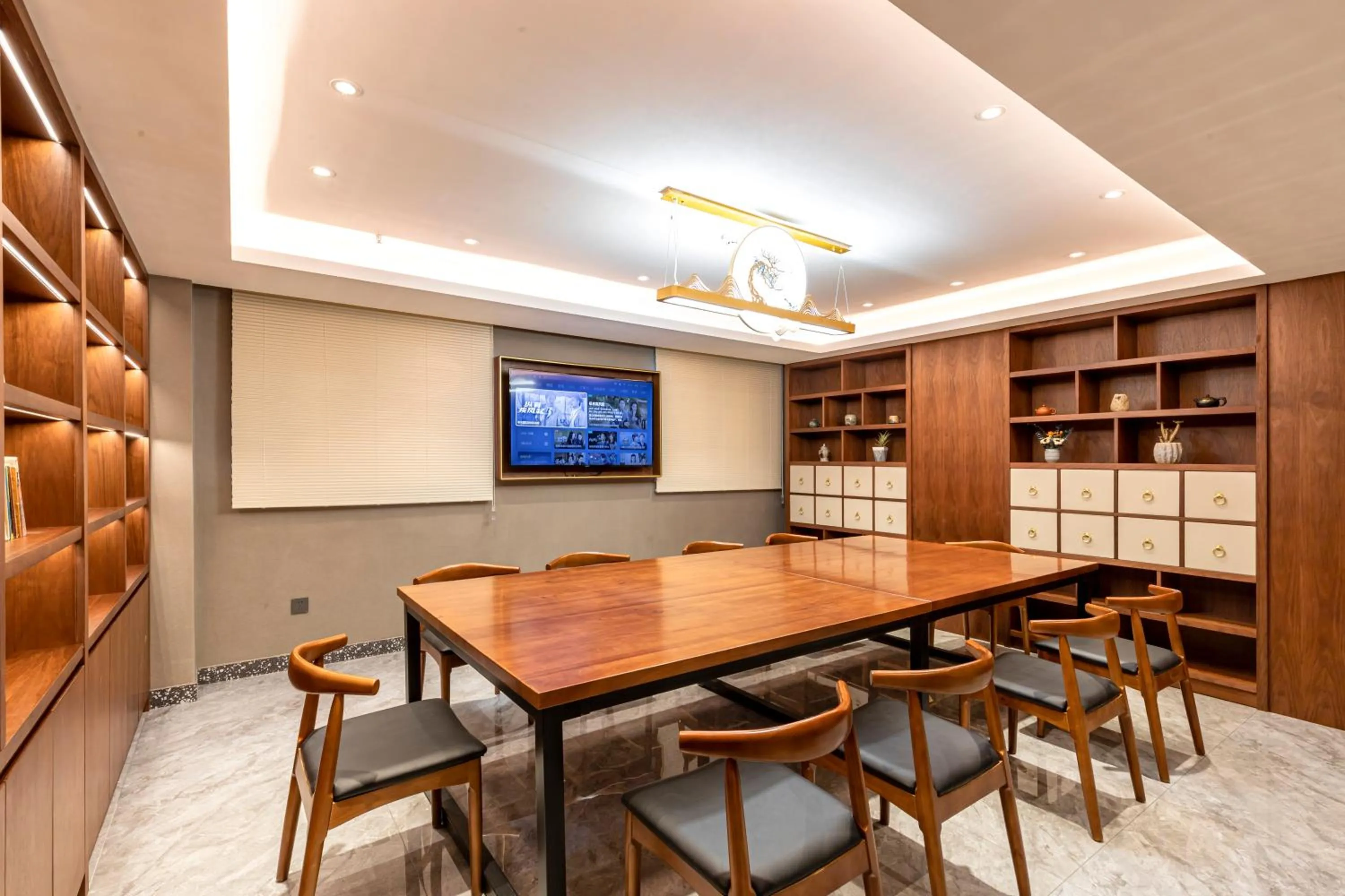 TV and multimedia in Nostalgia S Hotel Kunming Old Street