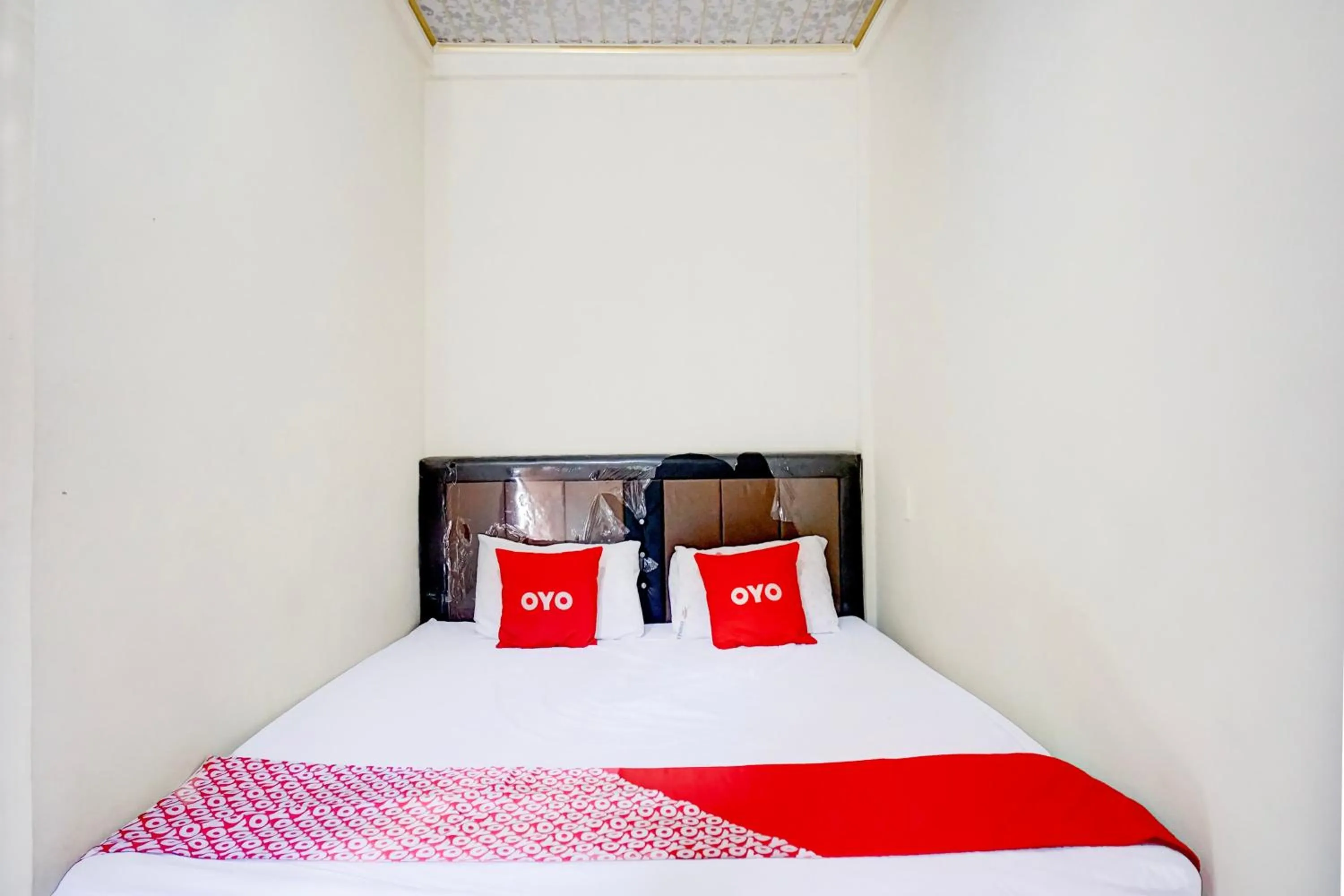 Bedroom, Bed in Hotel O Sejolie Sibayak